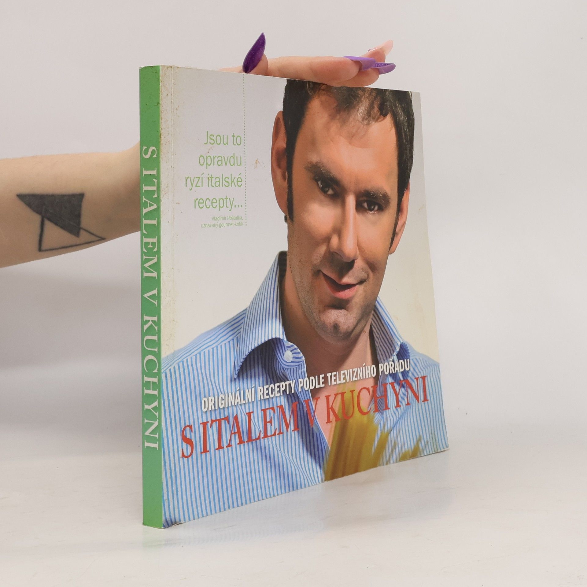 Emanuele Ridi S Italem v kuchyni