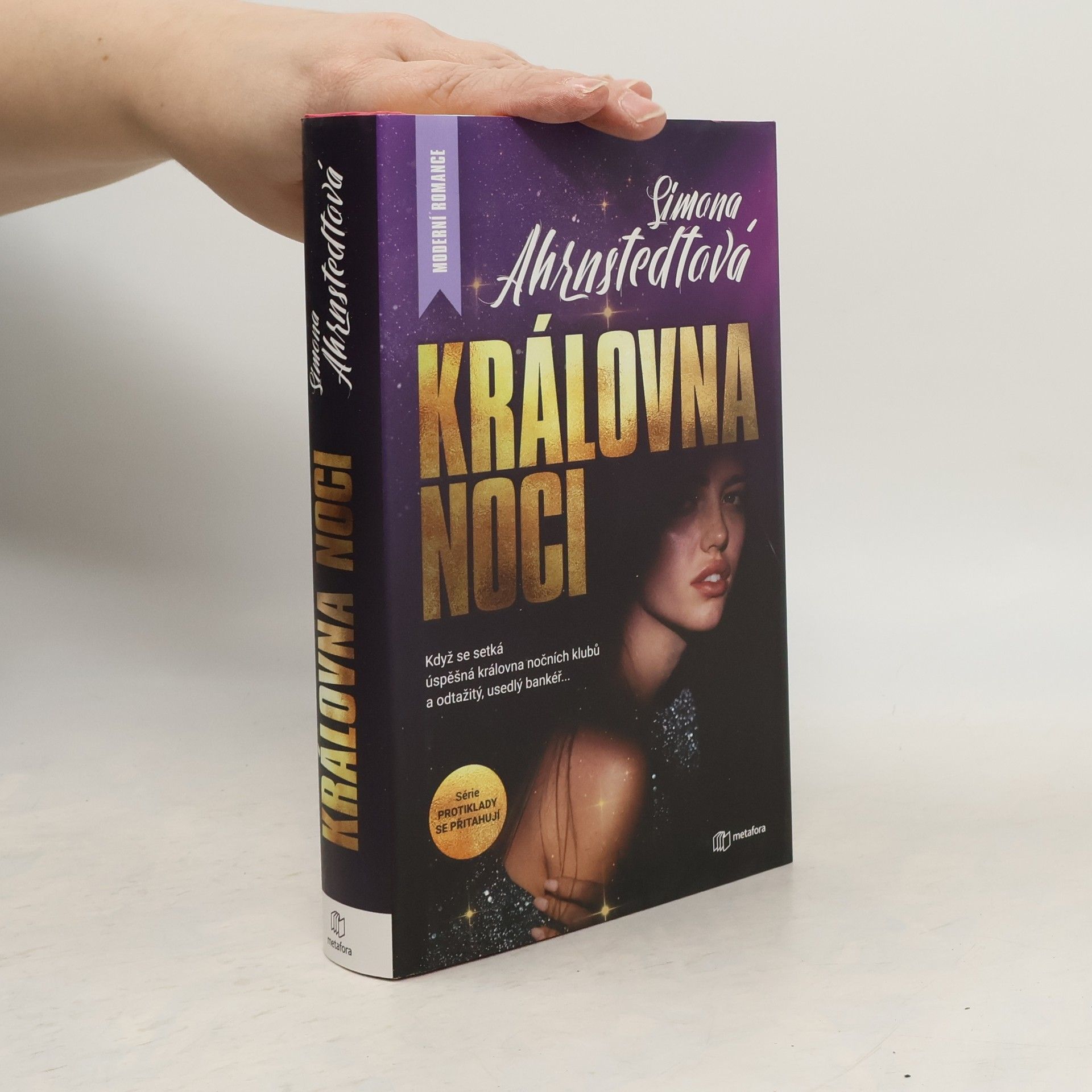Simona Ahrnstedt Královna noci