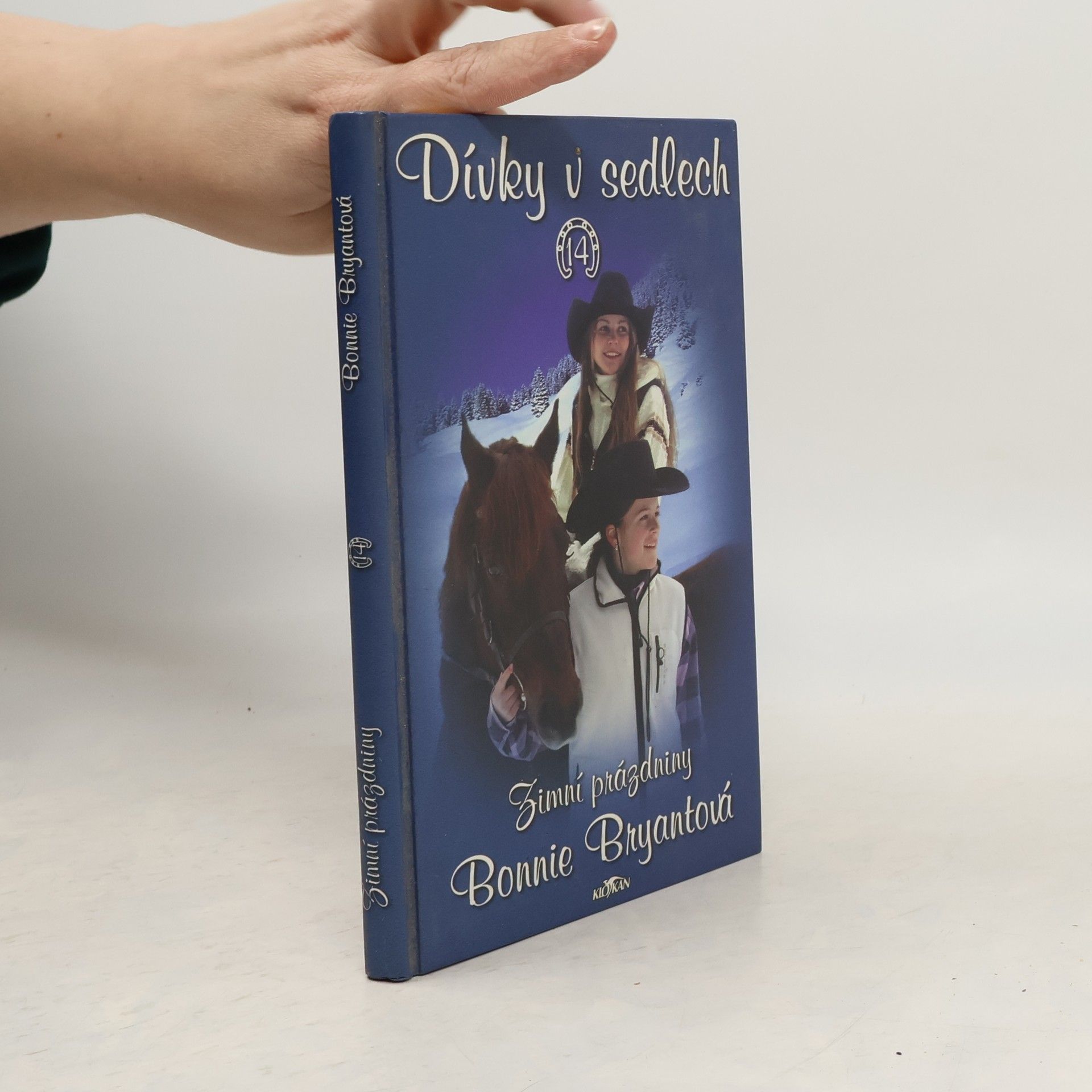 B. B. Hiller Dívky v sedlech. 14, Zimní prázdniny
