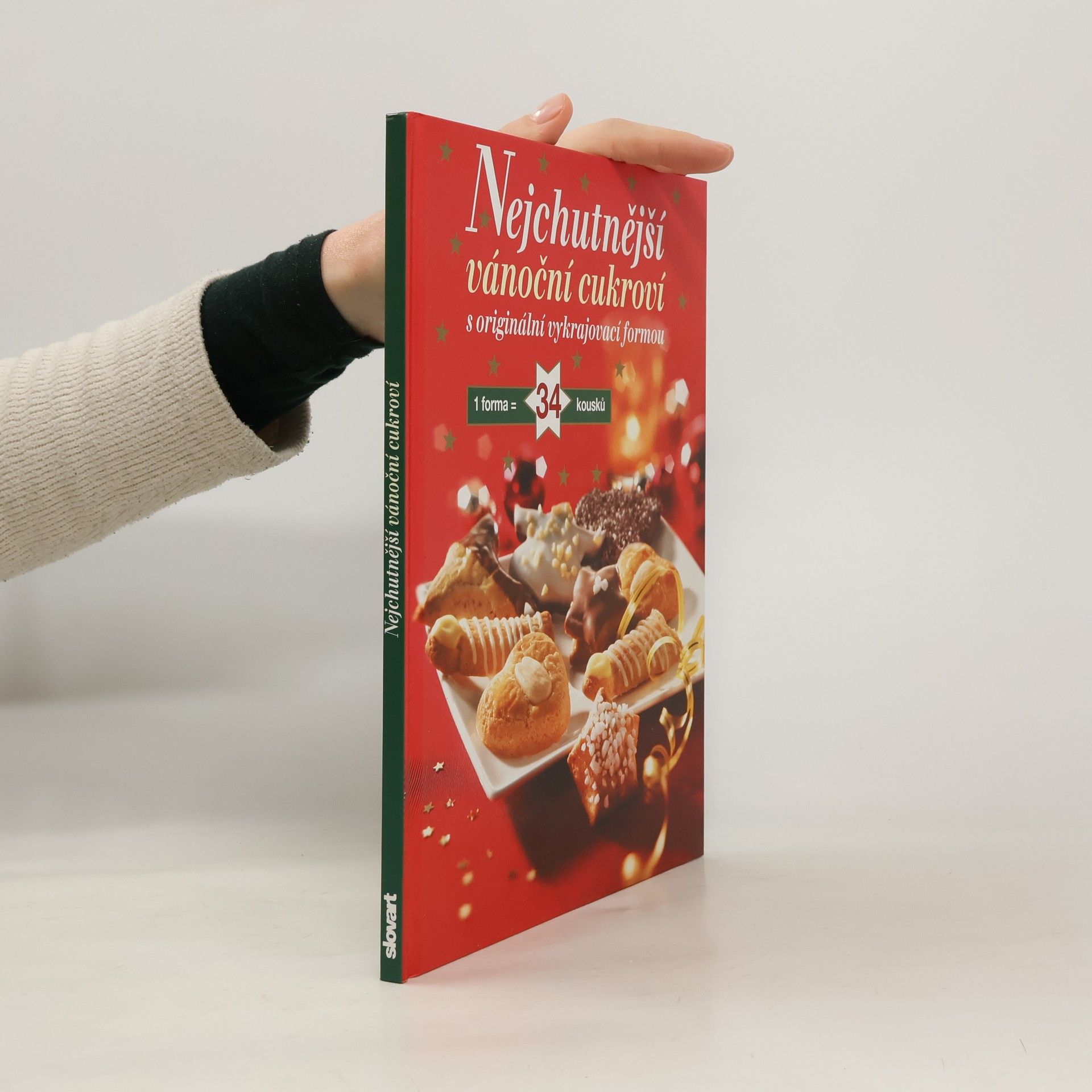 Gisela Muhr Nejchutnější vánoční cukroví : s originální vykrajovací formou