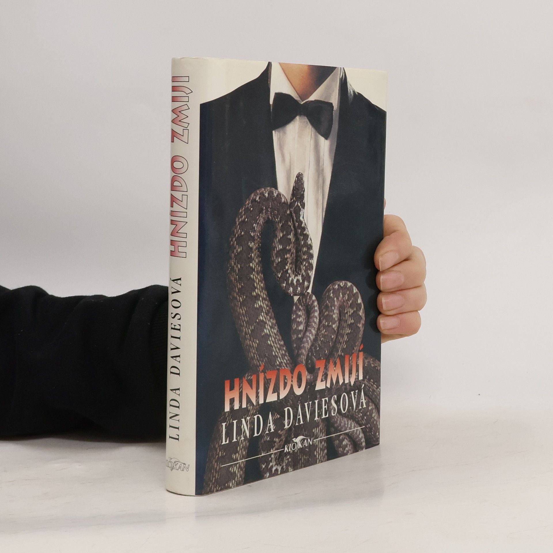 Linda Davies Hnízdo zmijí