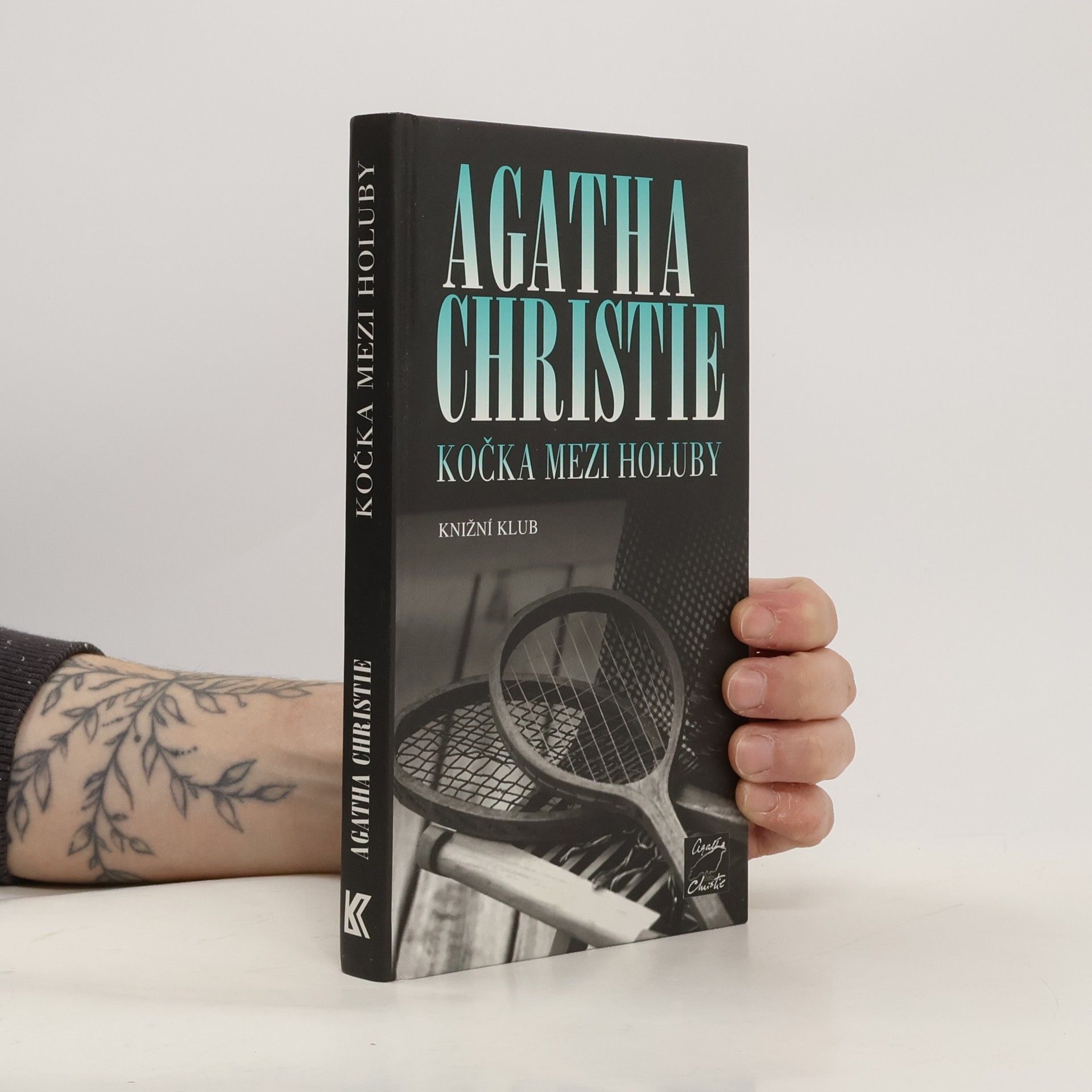 Agatha Christie Kočka mezi holuby