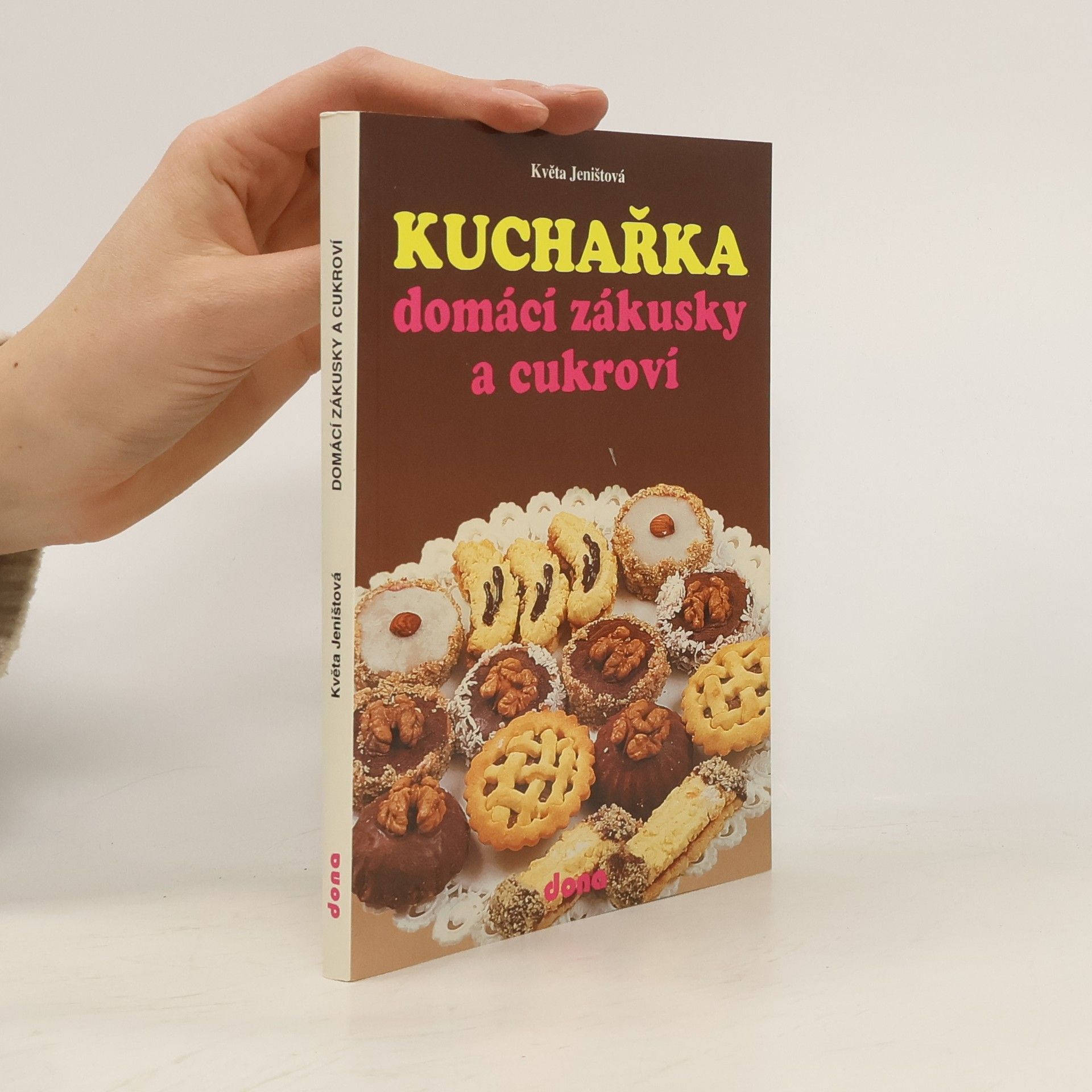 Miloslav Martenek Kuchařka: Domácí zákusky a cukroví