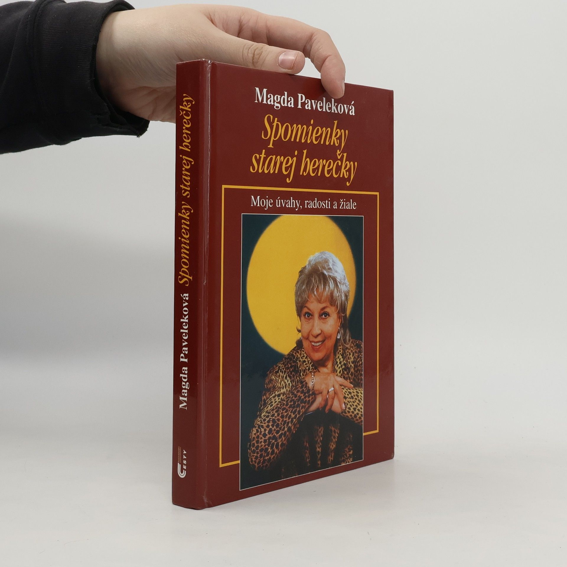 Roman Humaj Spomienky starej herečky. Moje úvahy, radosti a žiale.