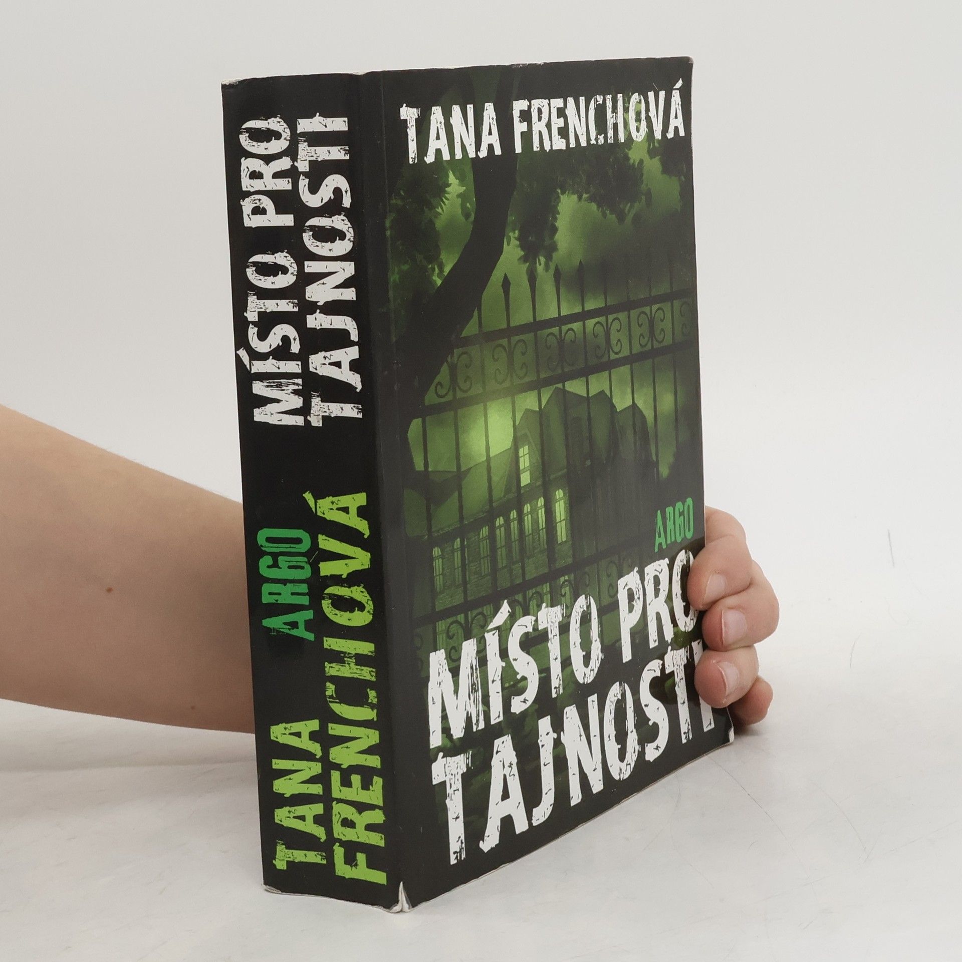 Tana French Místo pro tajnosti