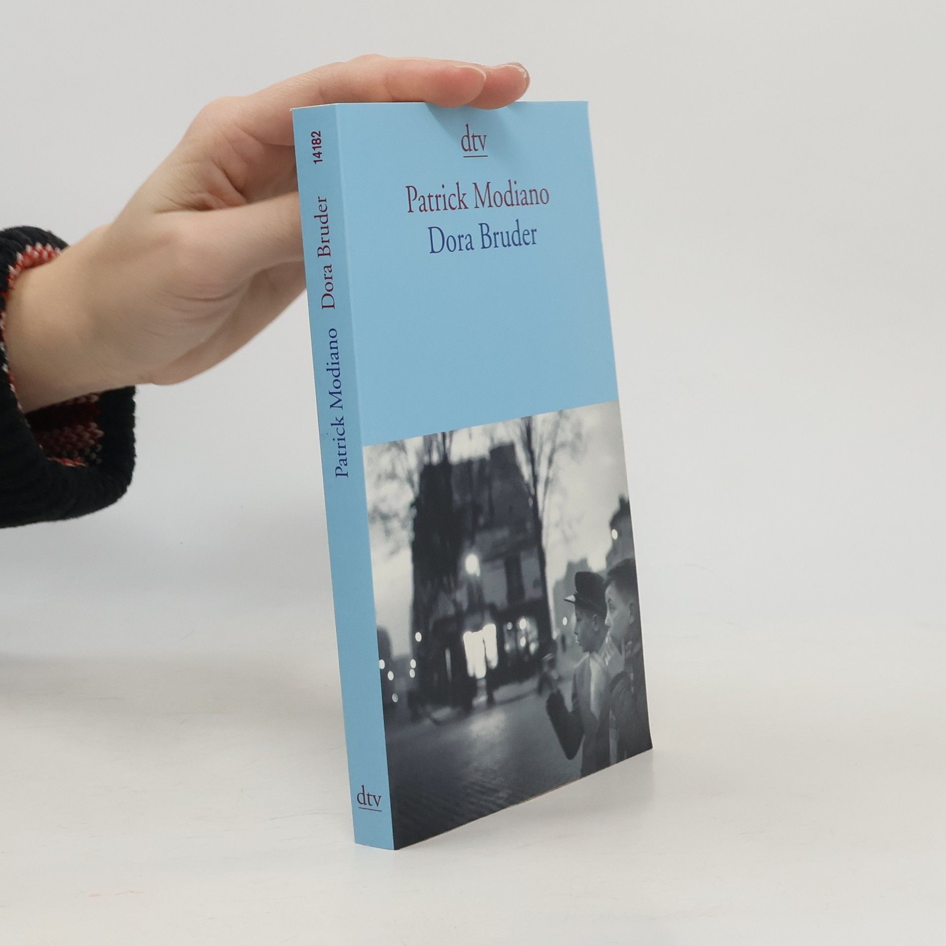 Patrick Modiano Dora Bruder