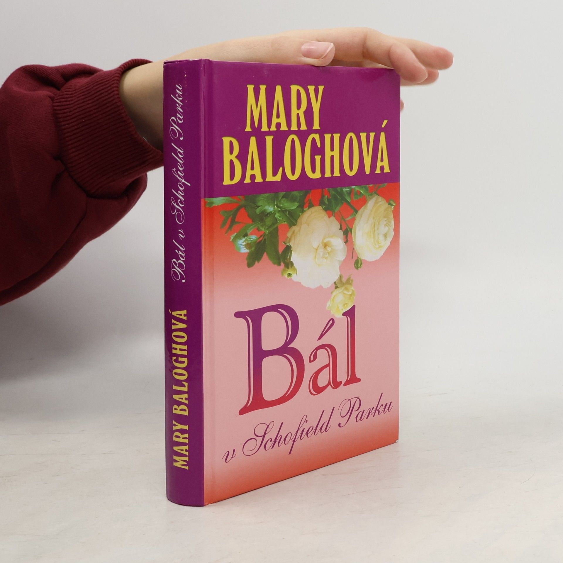 Mary Balogh Bál v Schofield Parku