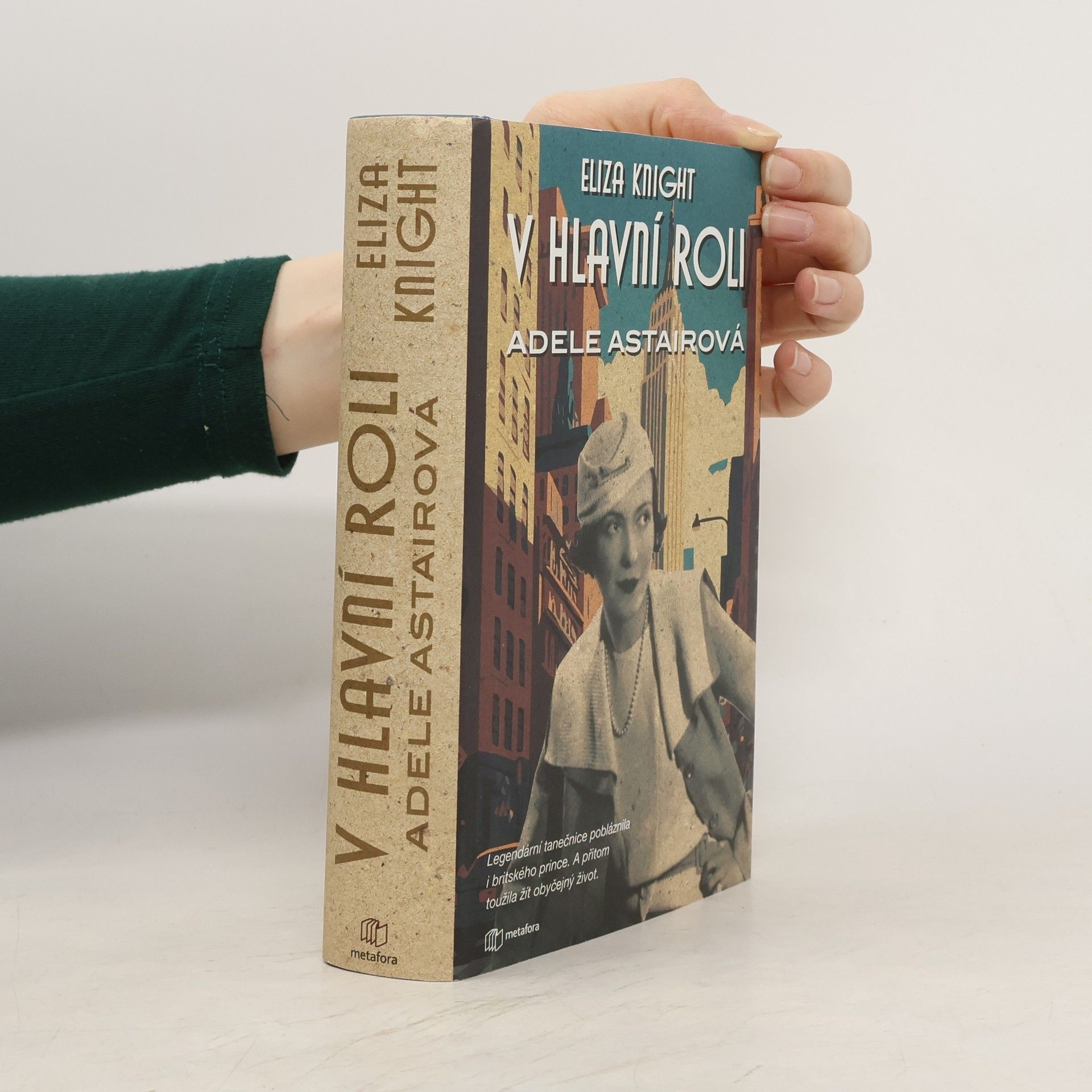 Eliza Knight V hlavní roli Adele Astairová