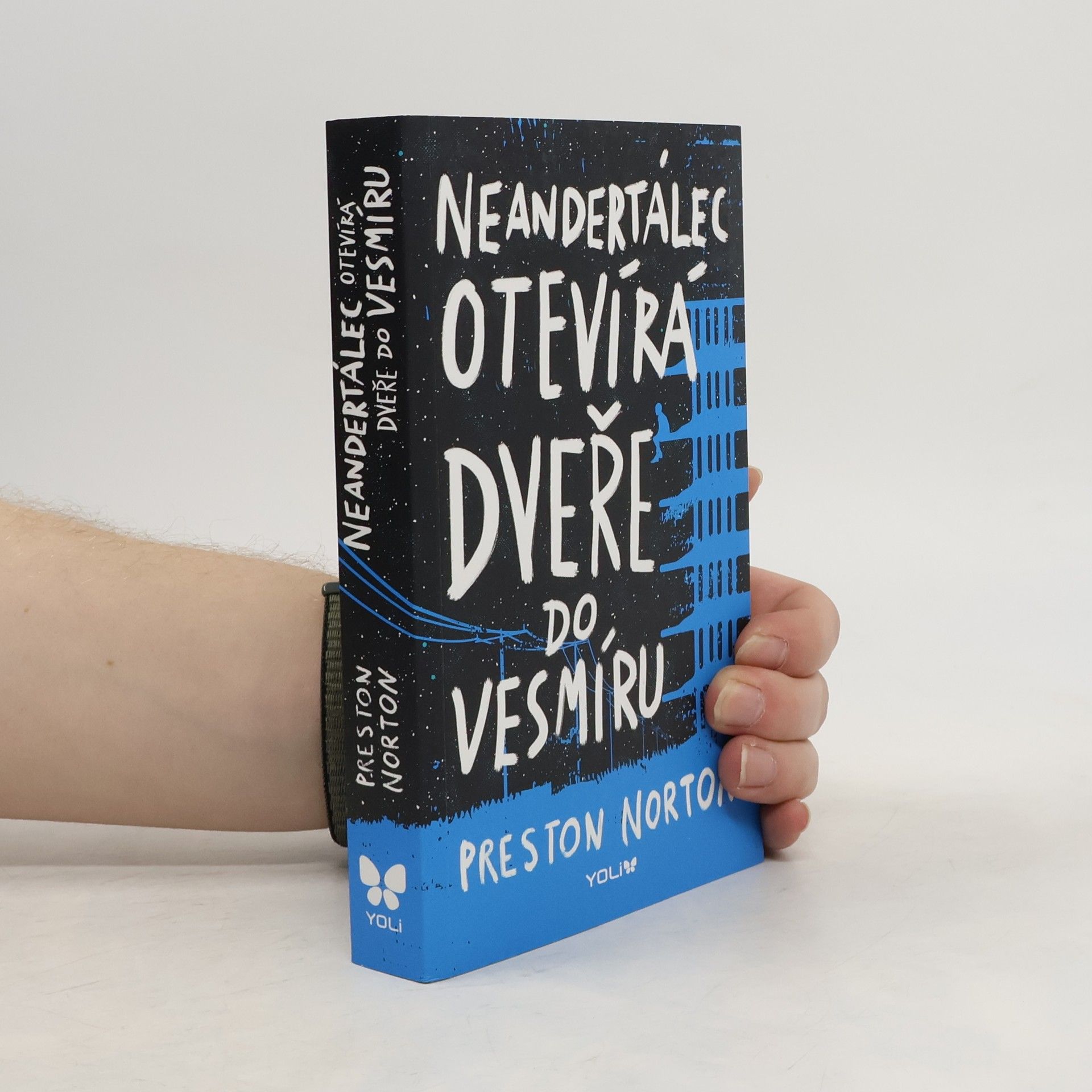 Preston Norton Neandertálec otevírá dveře do vesmíru