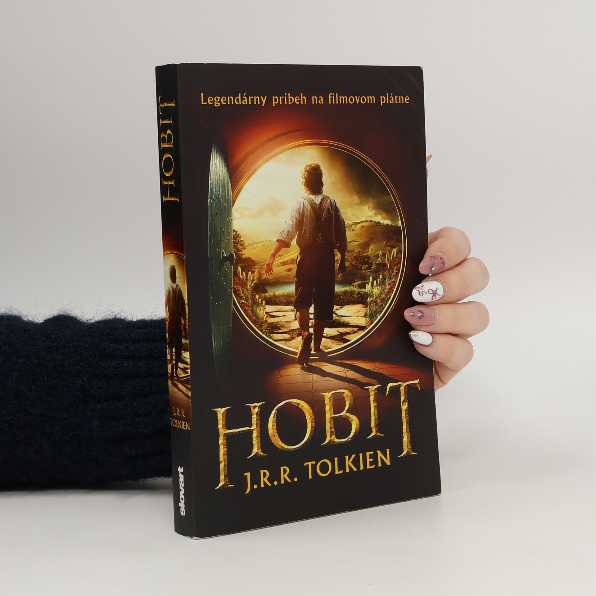 J. R. R. Tolkien Hobit (alebo Cesta tam a späť)
