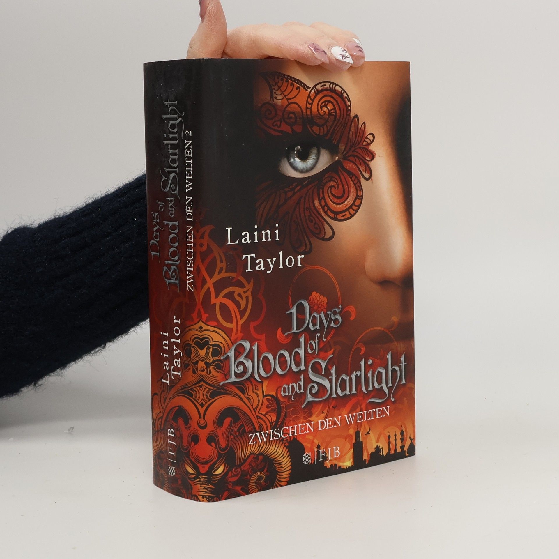 Laini Taylor Zwischen den Welten - Days of Blood and Starlight