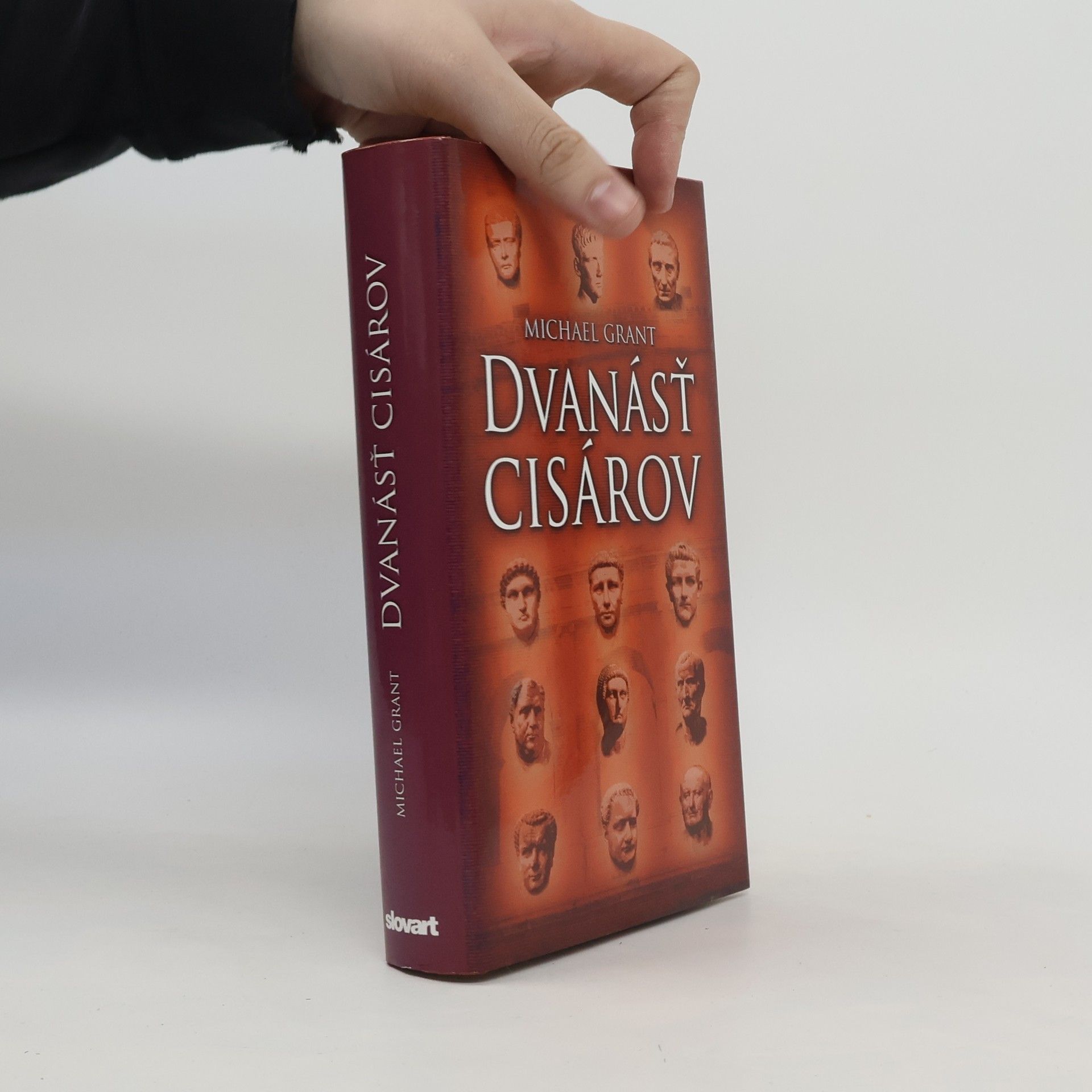 Michael Grant Dvanásť cisárov