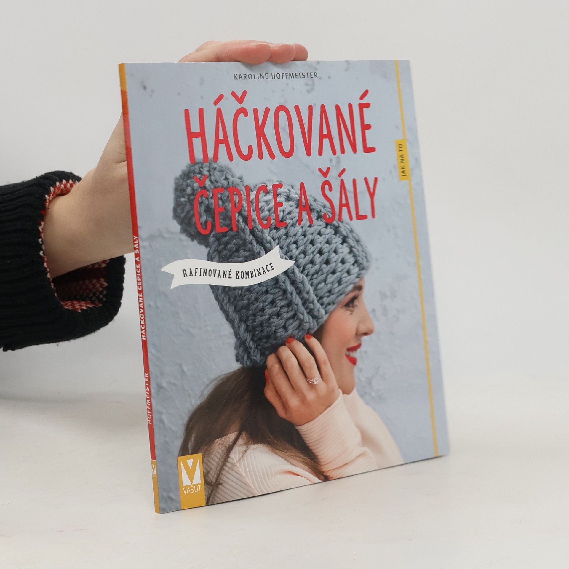 Karoline Hoffmeister Háčkované čepice a šály: rafinované kombinace