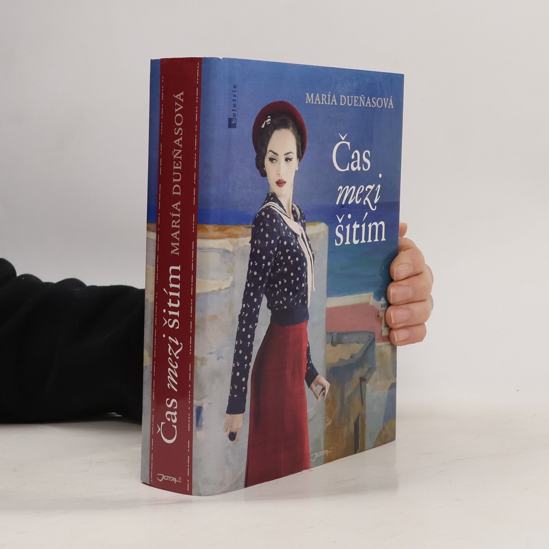 María Dueñas Vinuesa Čas mezi šitím