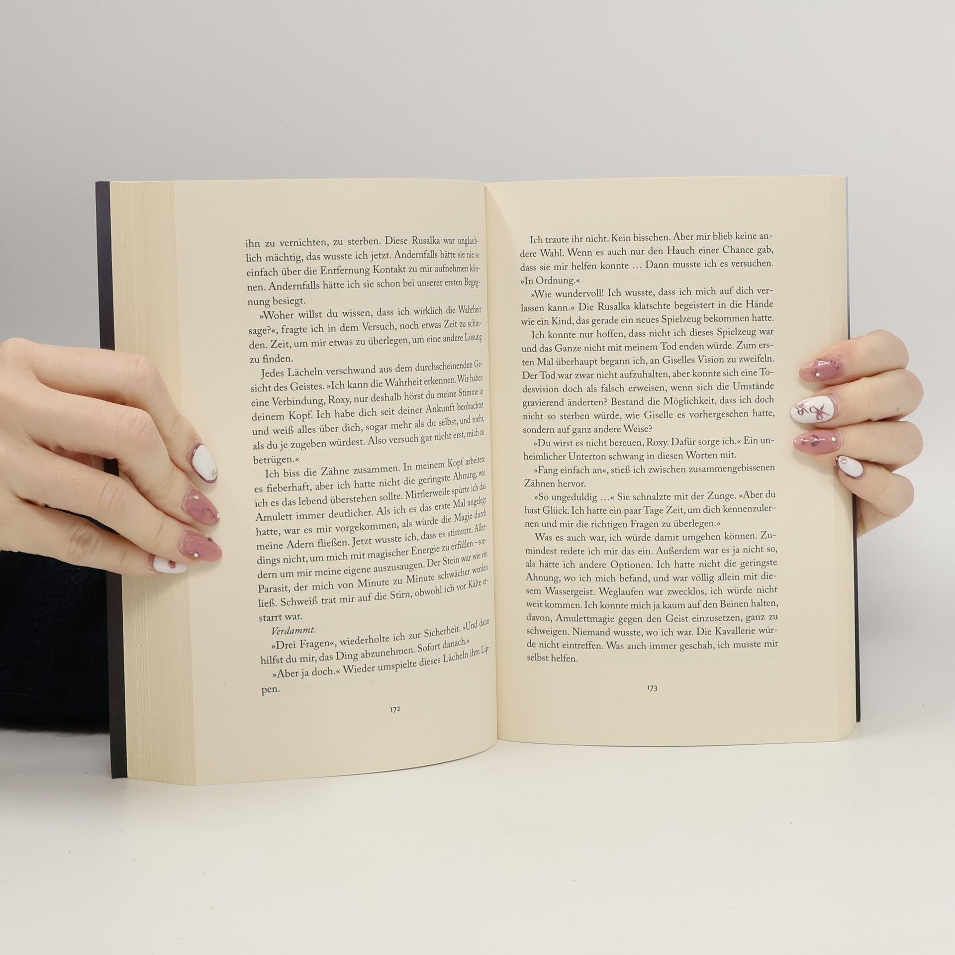 Laura Kneidl Midnight Chronicles