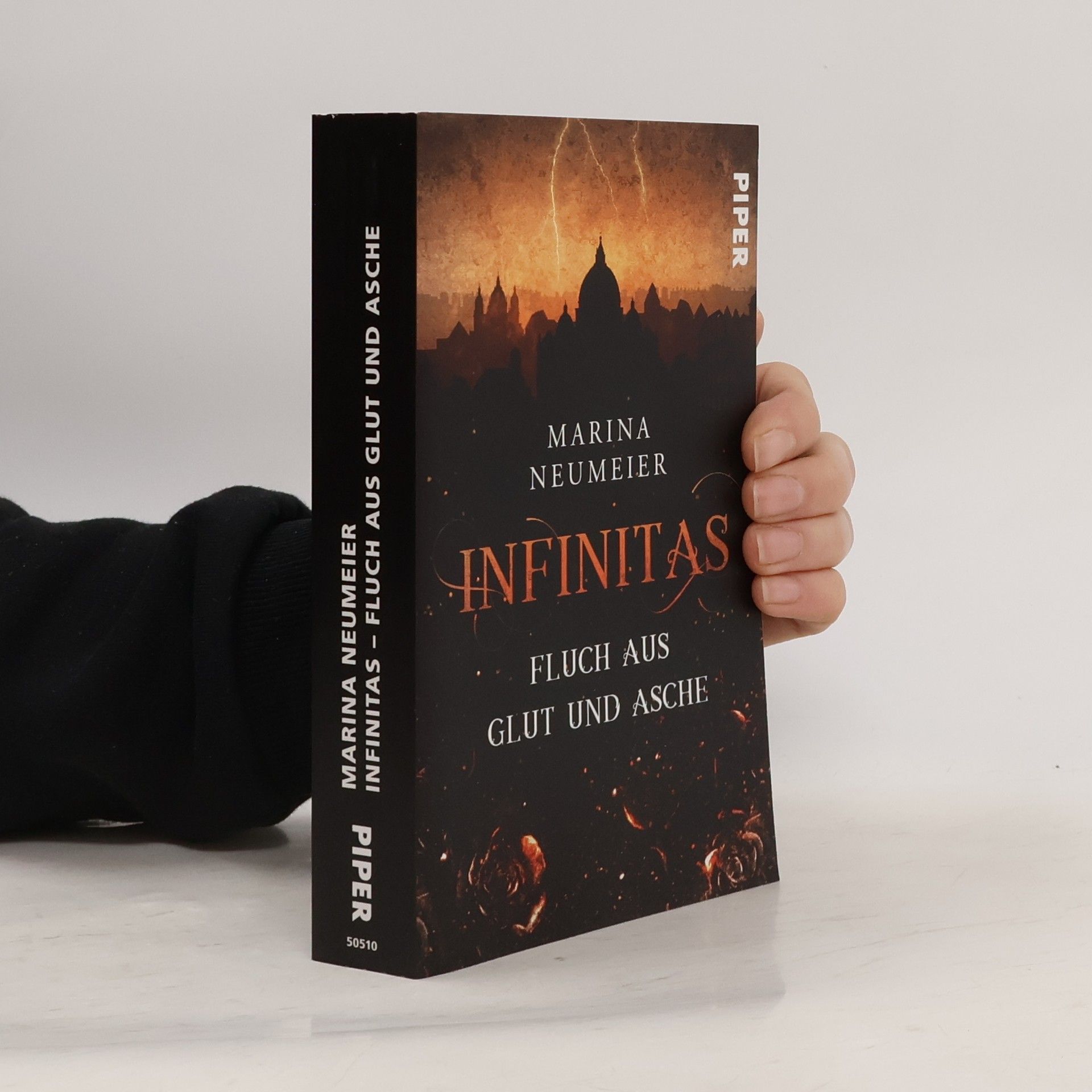 Marina Neumeier Infinitas – Fluch aus Glut und Asche