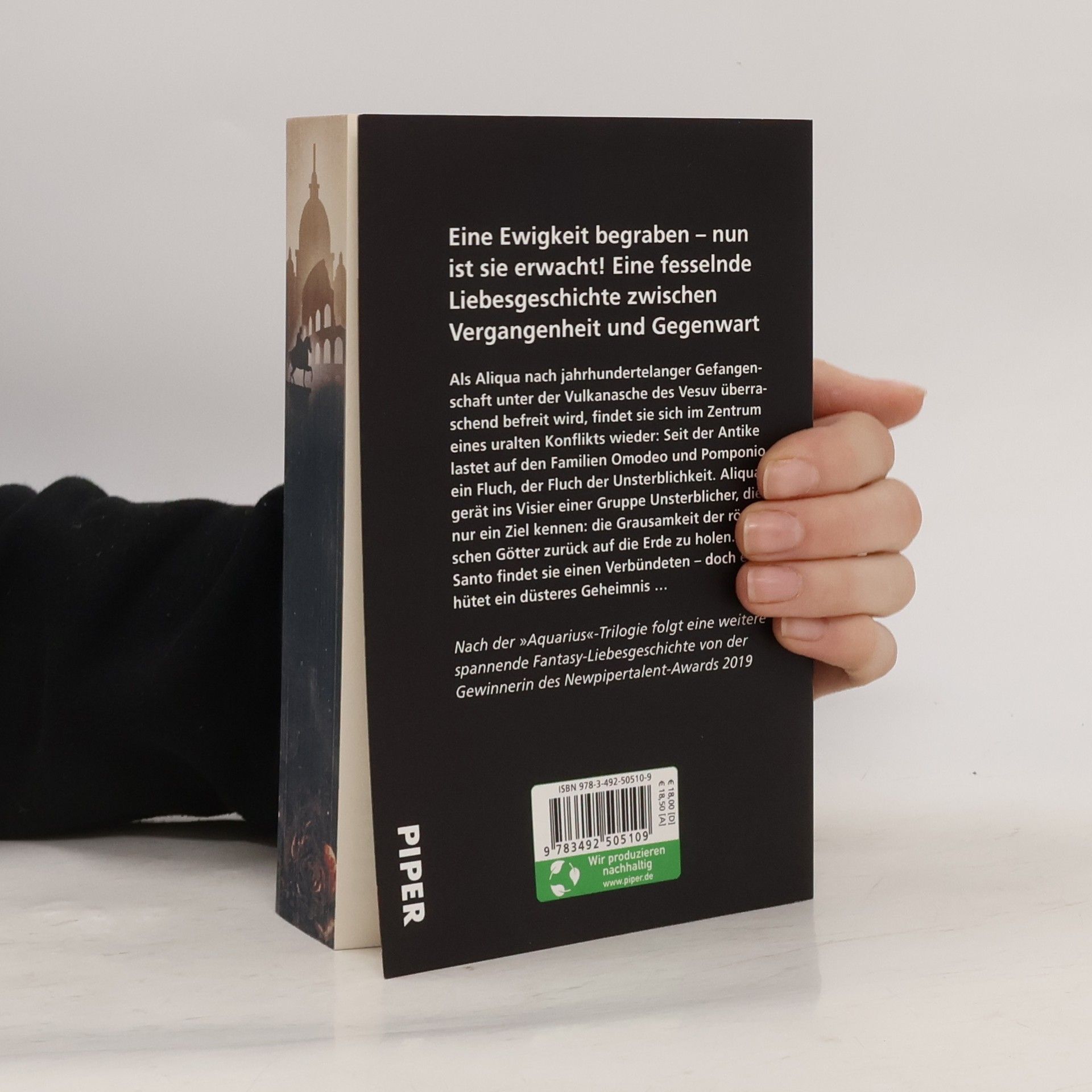 Marina Neumeier Infinitas – Fluch aus Glut und Asche