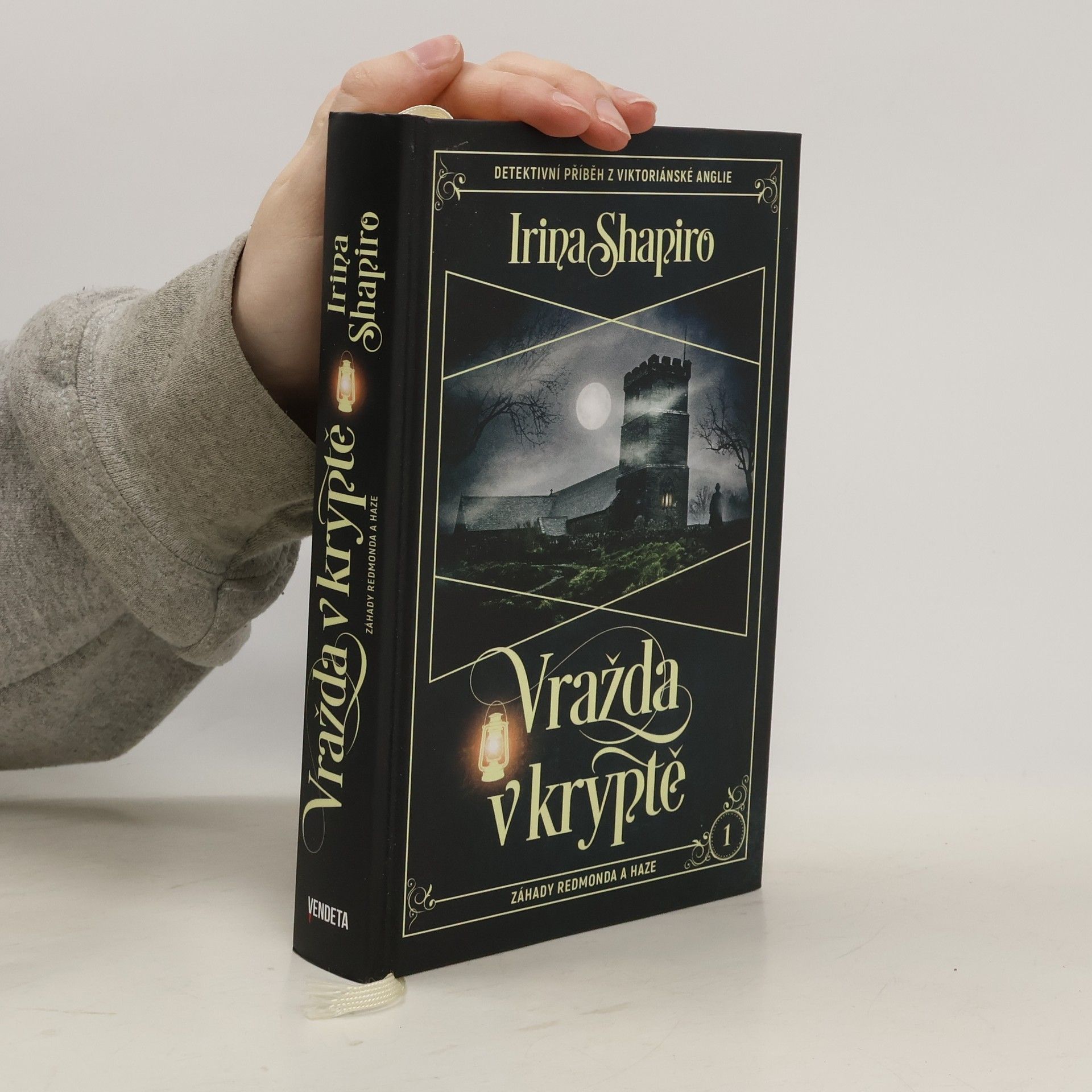 Irina Shapiro Vražda v kryptě : záhady Redmonda a Haze