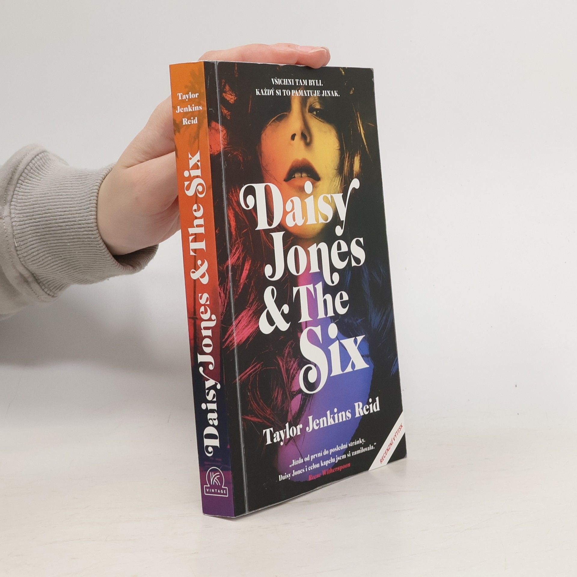 Taylor Jenkins Reid Daisy Jones & The Six