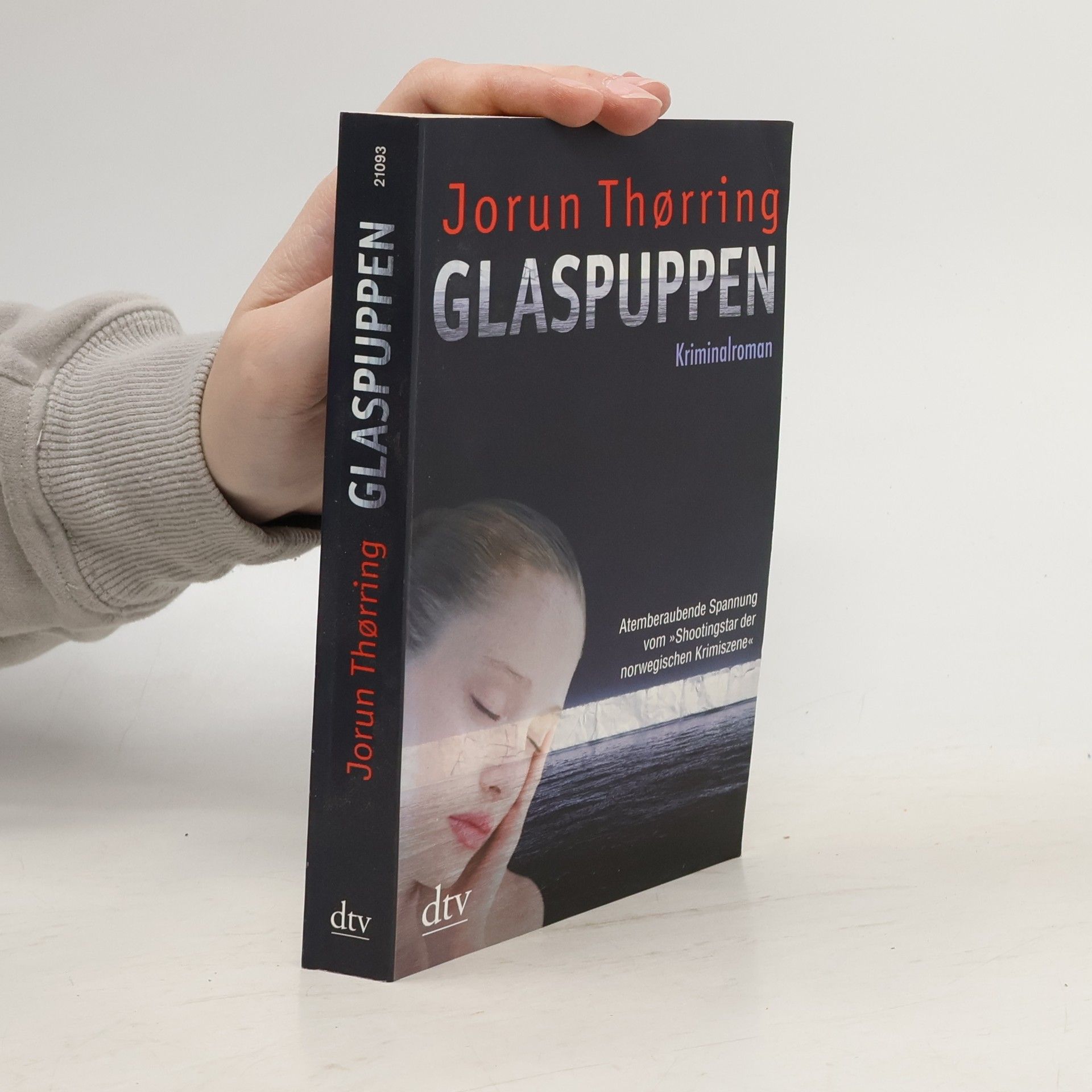 Jorun Thørring Glaspuppen