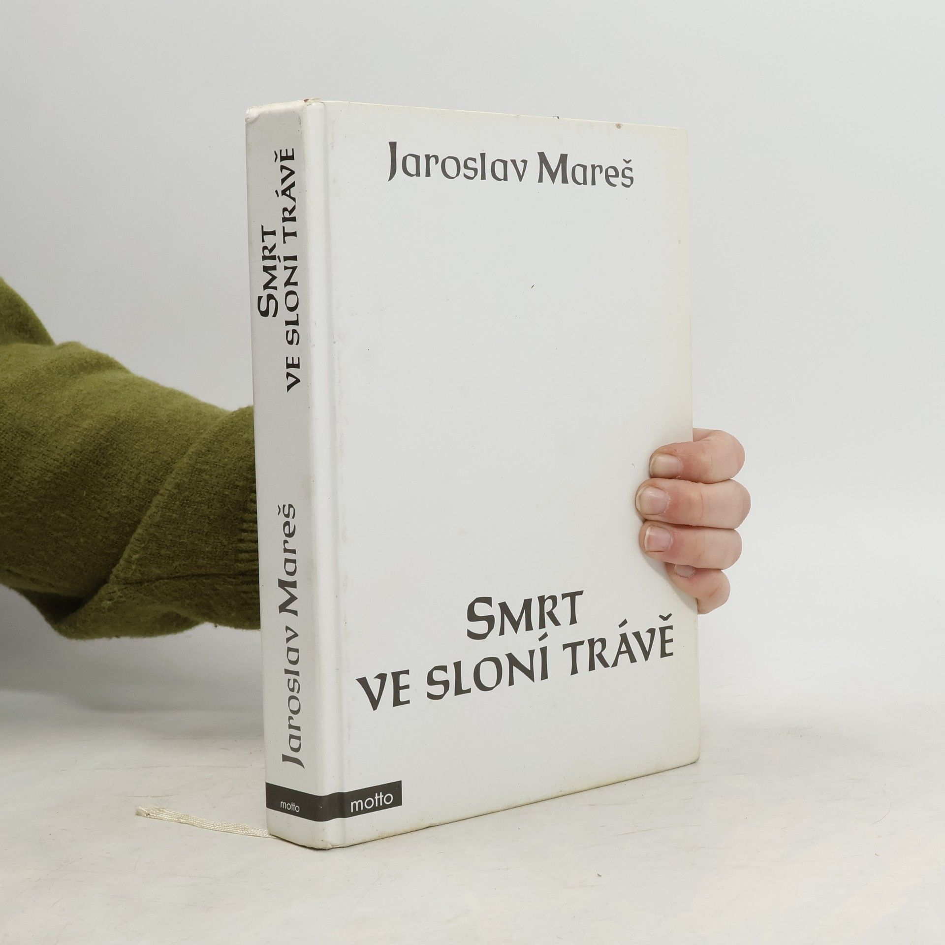 Jaroslav Mareš Smrt ve sloní trávě