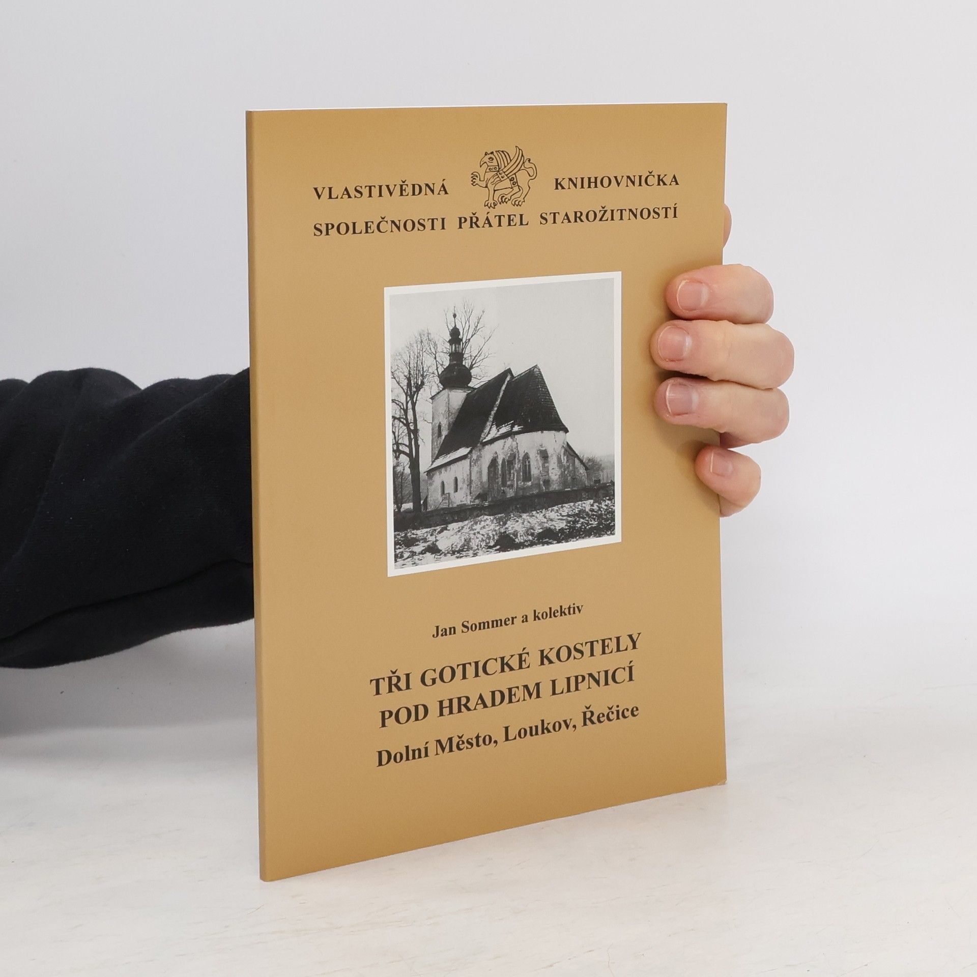 Tři gotické kostely pod hradem Lipnicí