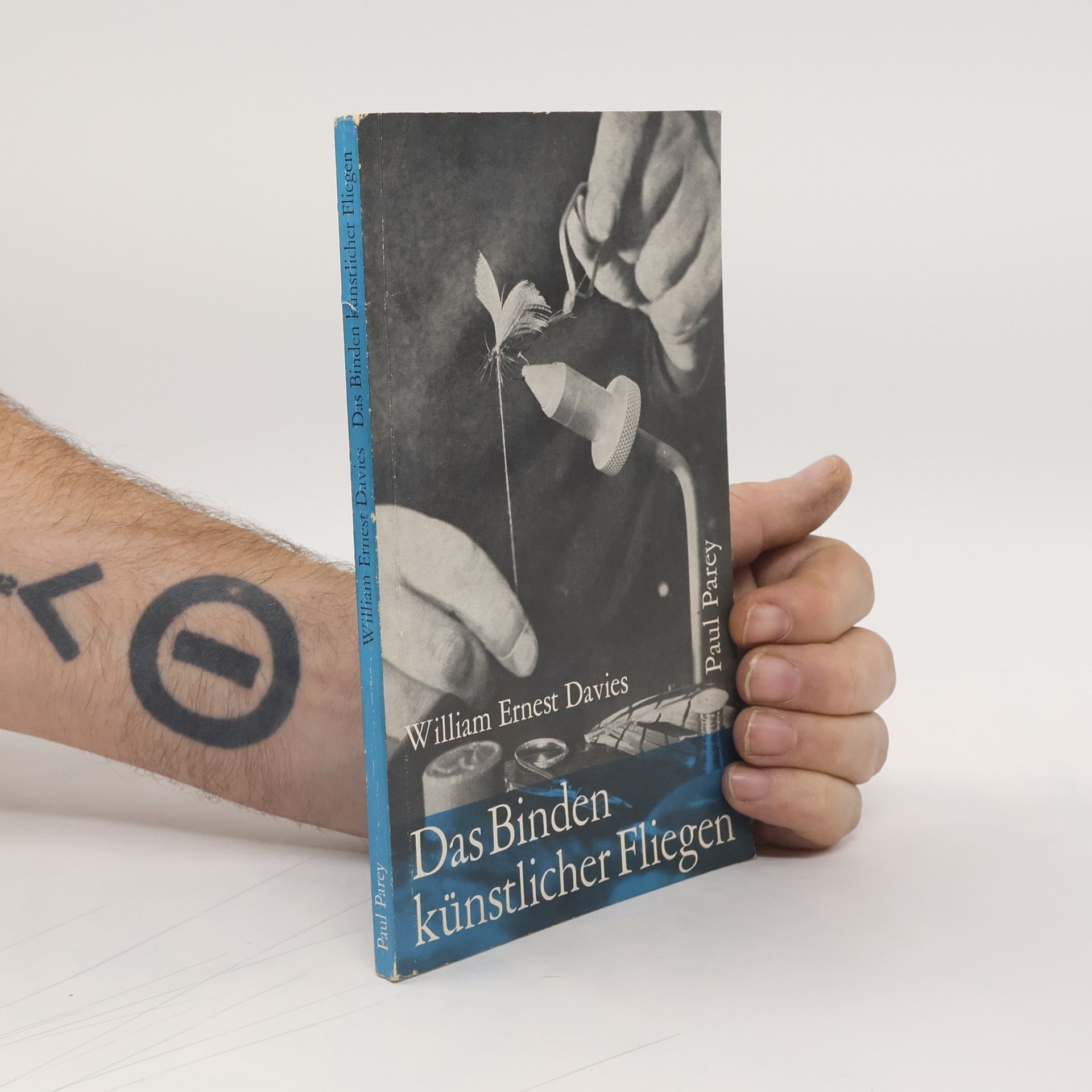 Das Binden künstlicher Fliegen