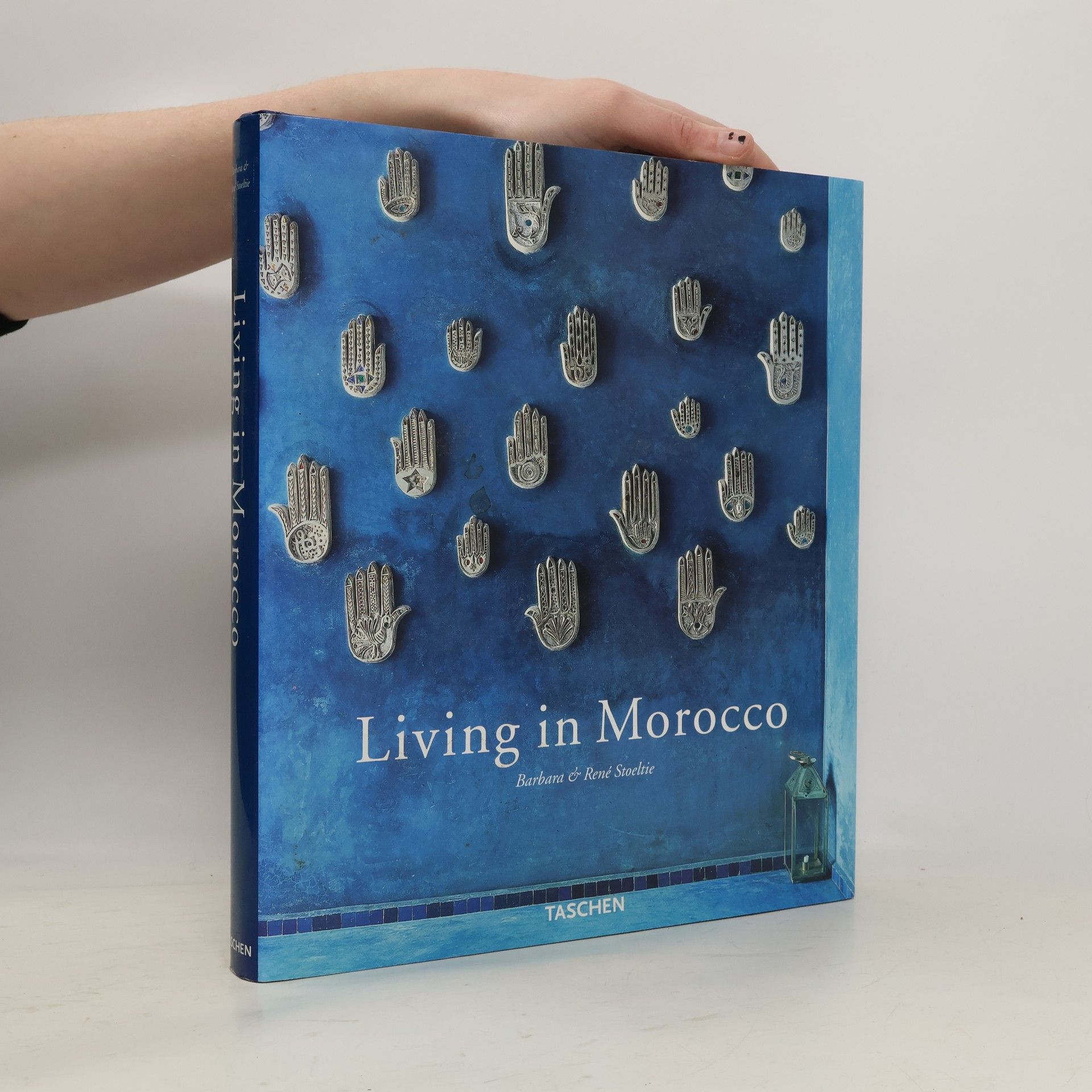 Barbara Stoeltie Living in Morocco = Vivre au Maroc