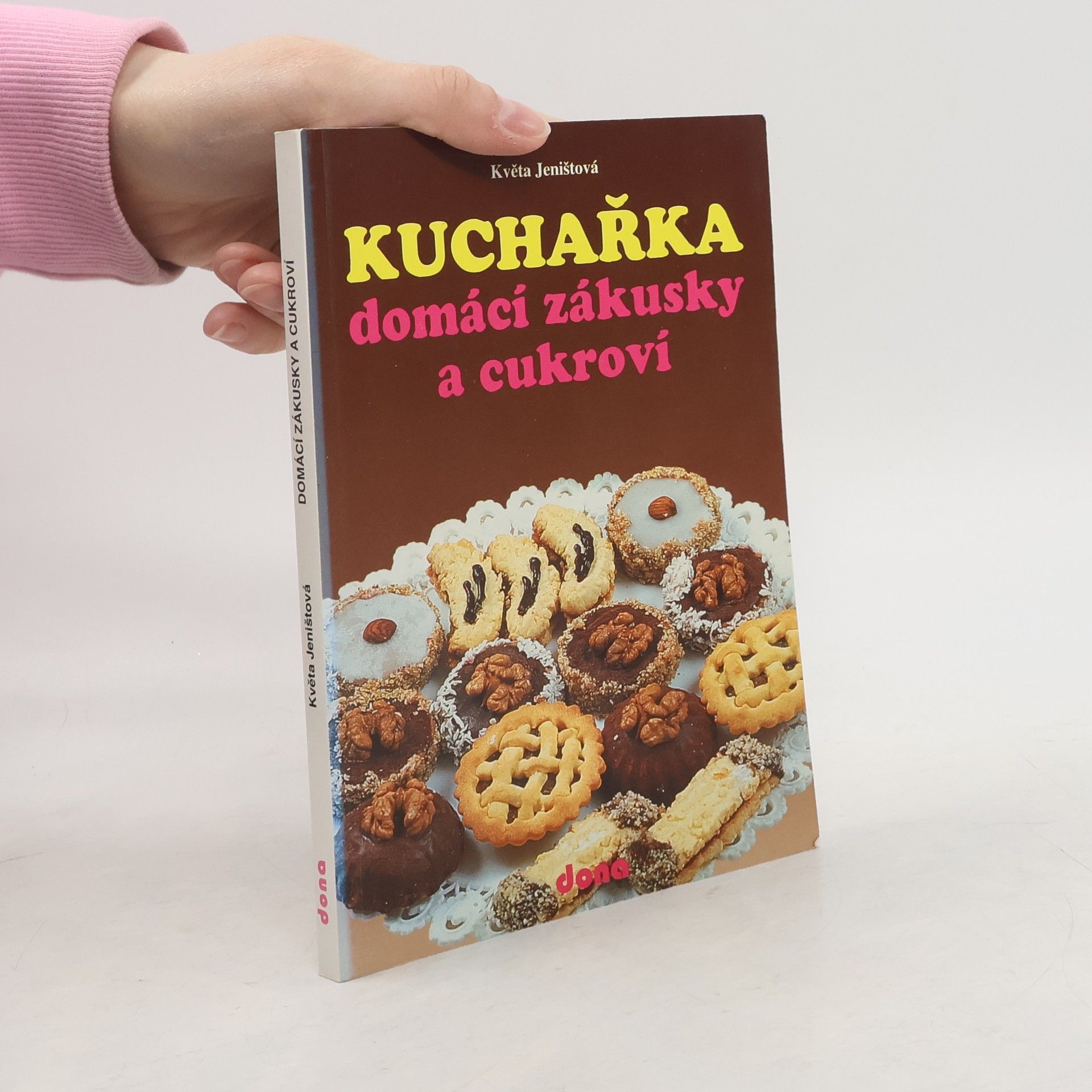 Miloslav Martenek Kuchařka: Domácí zákusky a cukroví