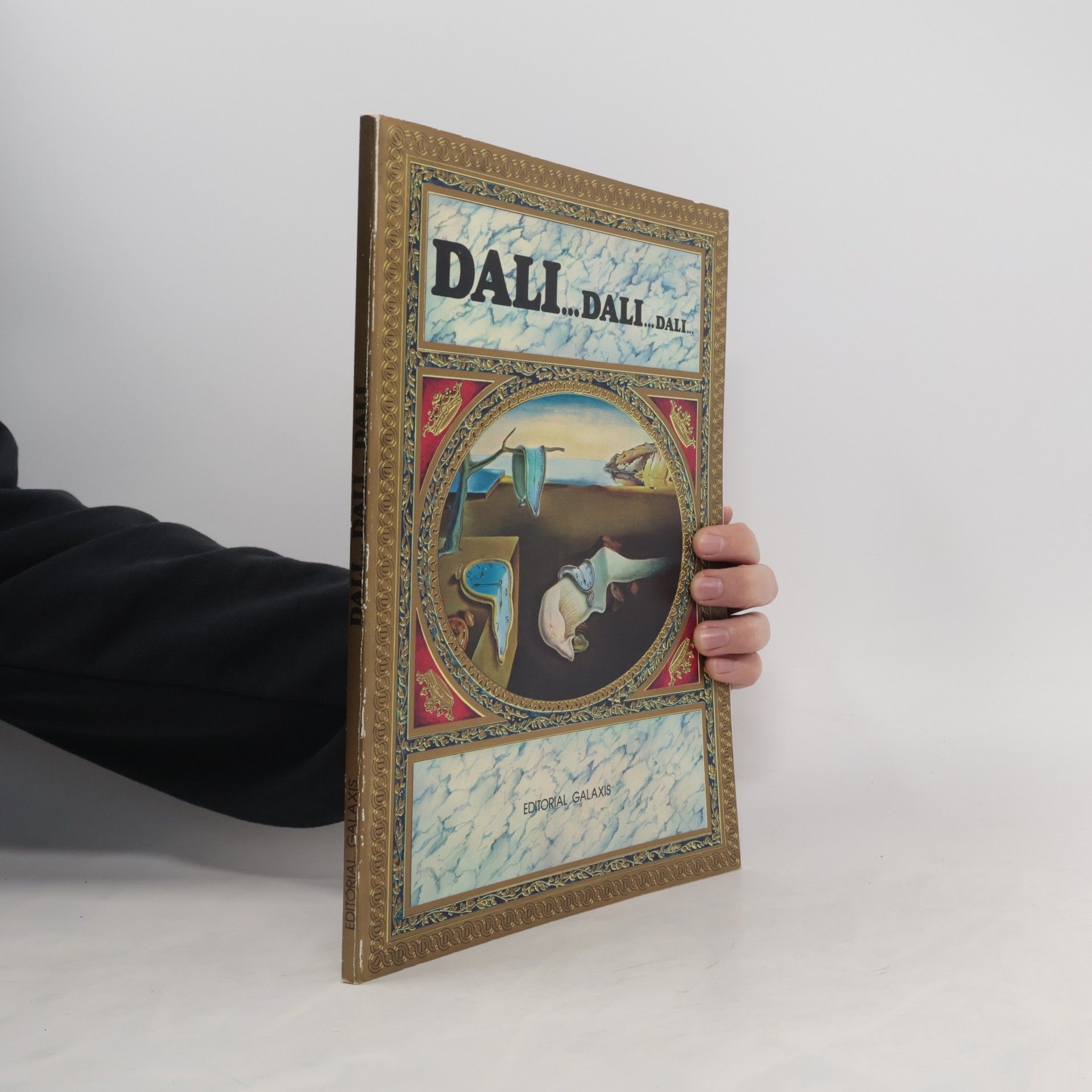 Dali... Dali... Dali...