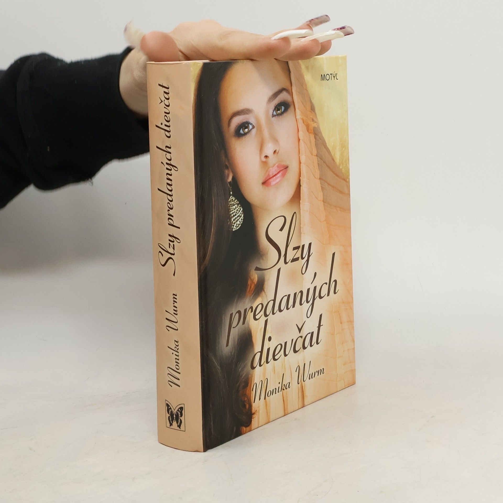 Monika Wurm Slzy predaných dievčat