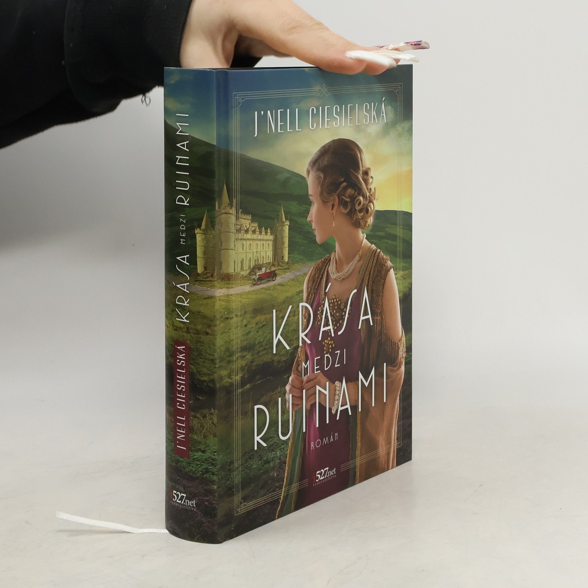 J. nell Ciesielská Krása medzi ruinami