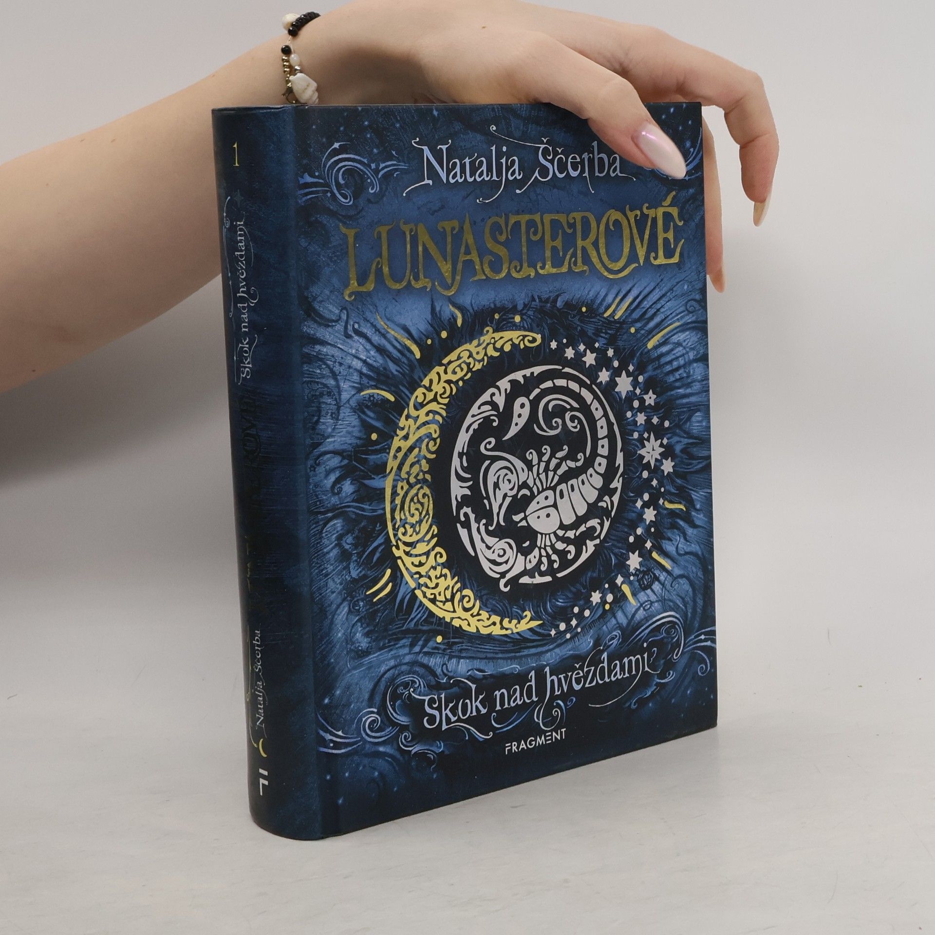 Lunasterové. Skok nad hvězdami