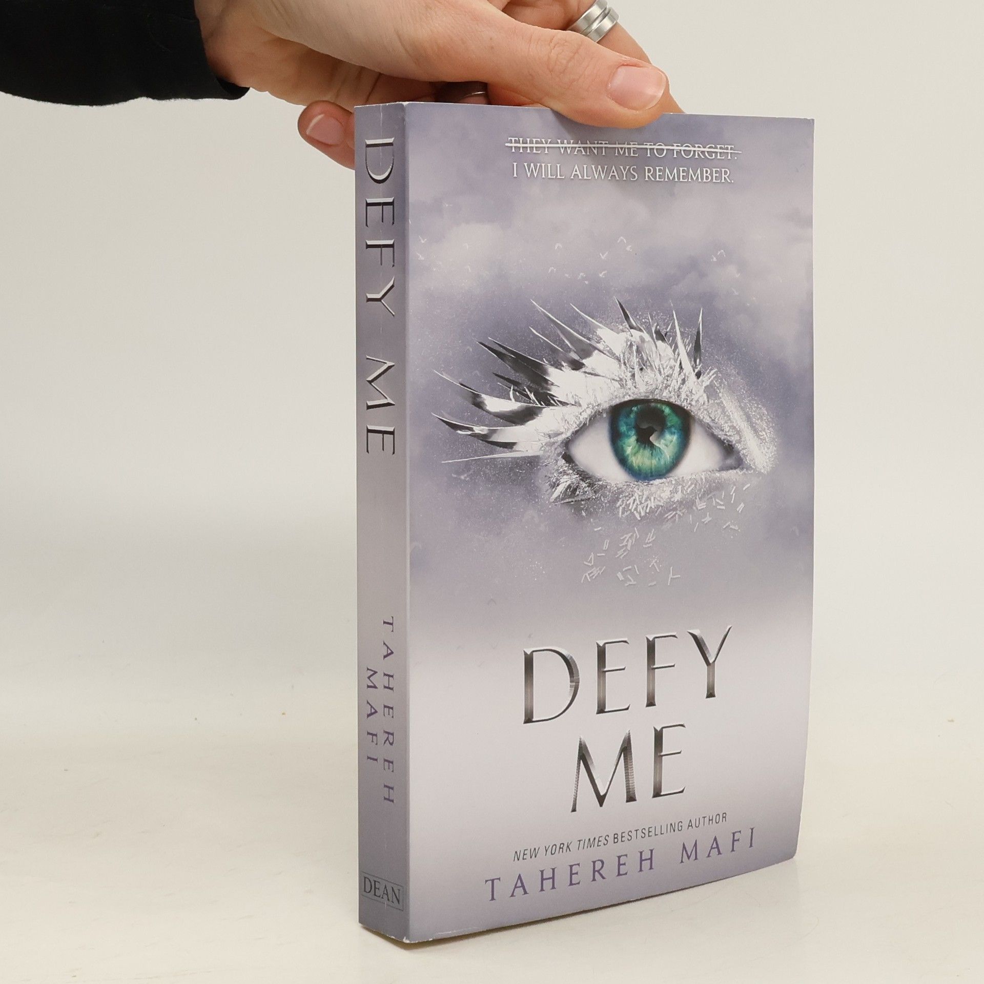 Tahereh Mafi Defy Me