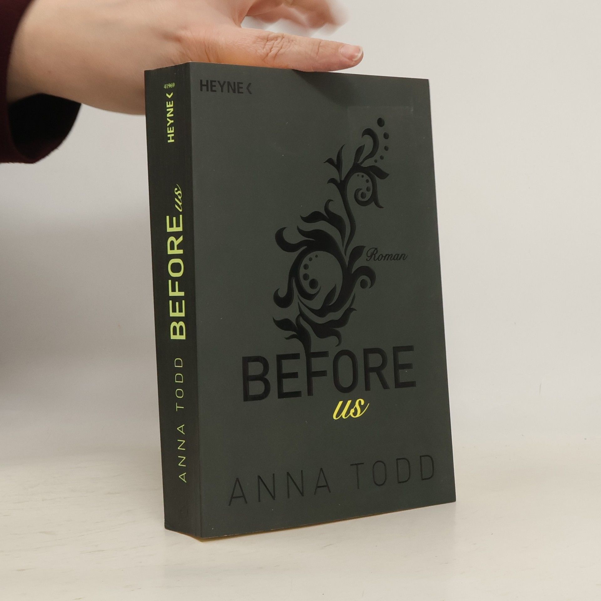 Anna Todd After 5. Before Us