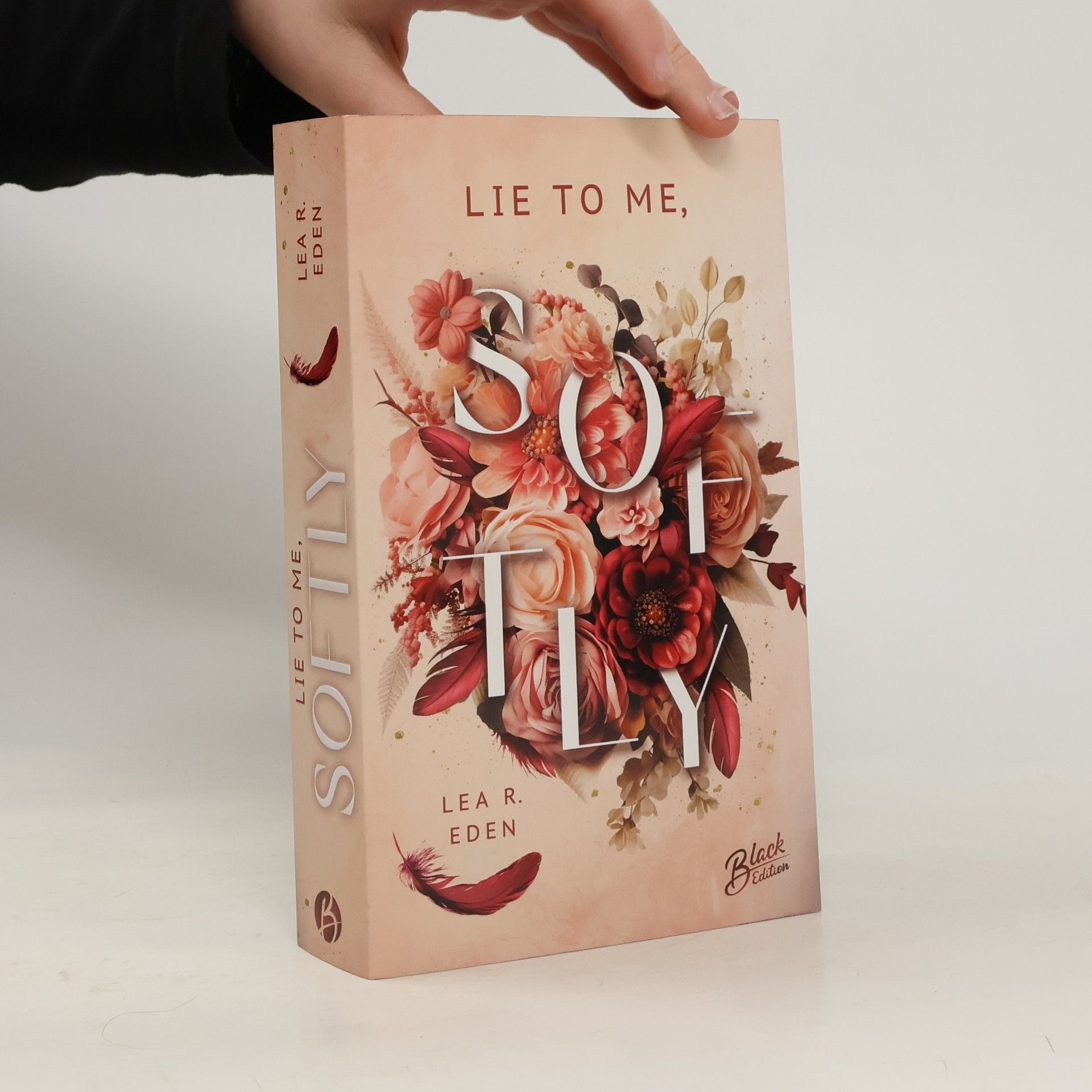 Lea R. Eden Lie to Me, Softly