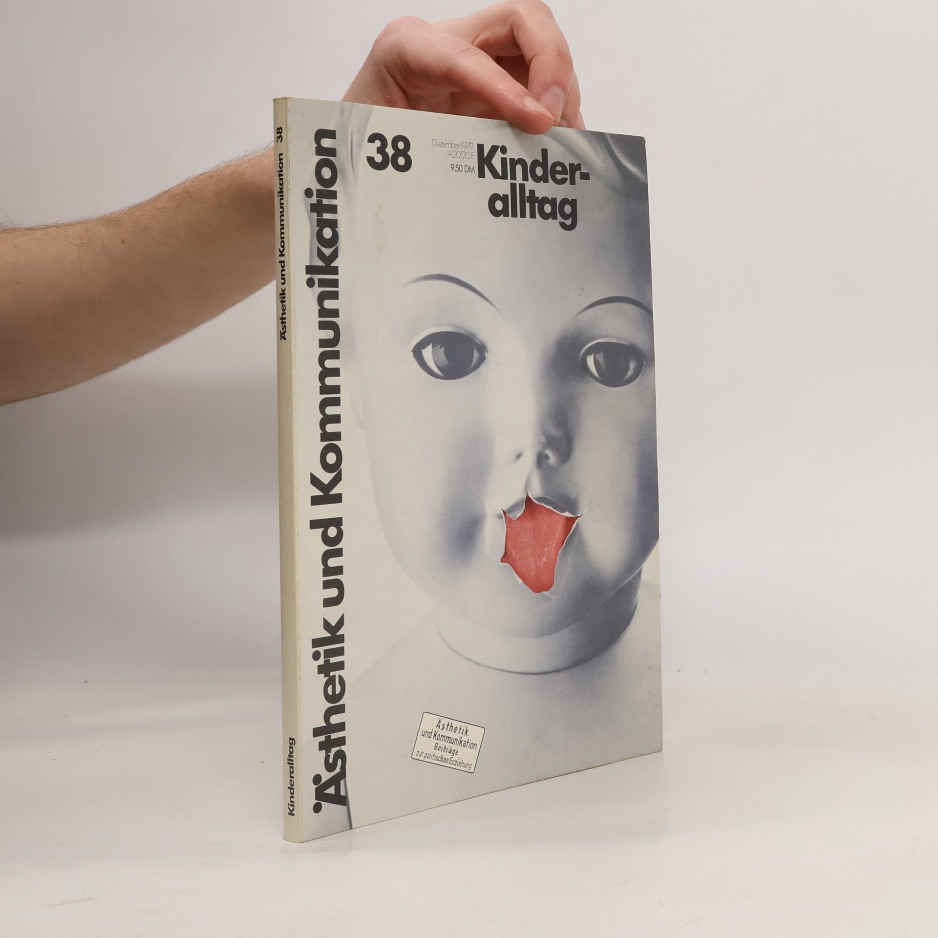 Kolektiv autorů Ästhetik und Kommunikation 38