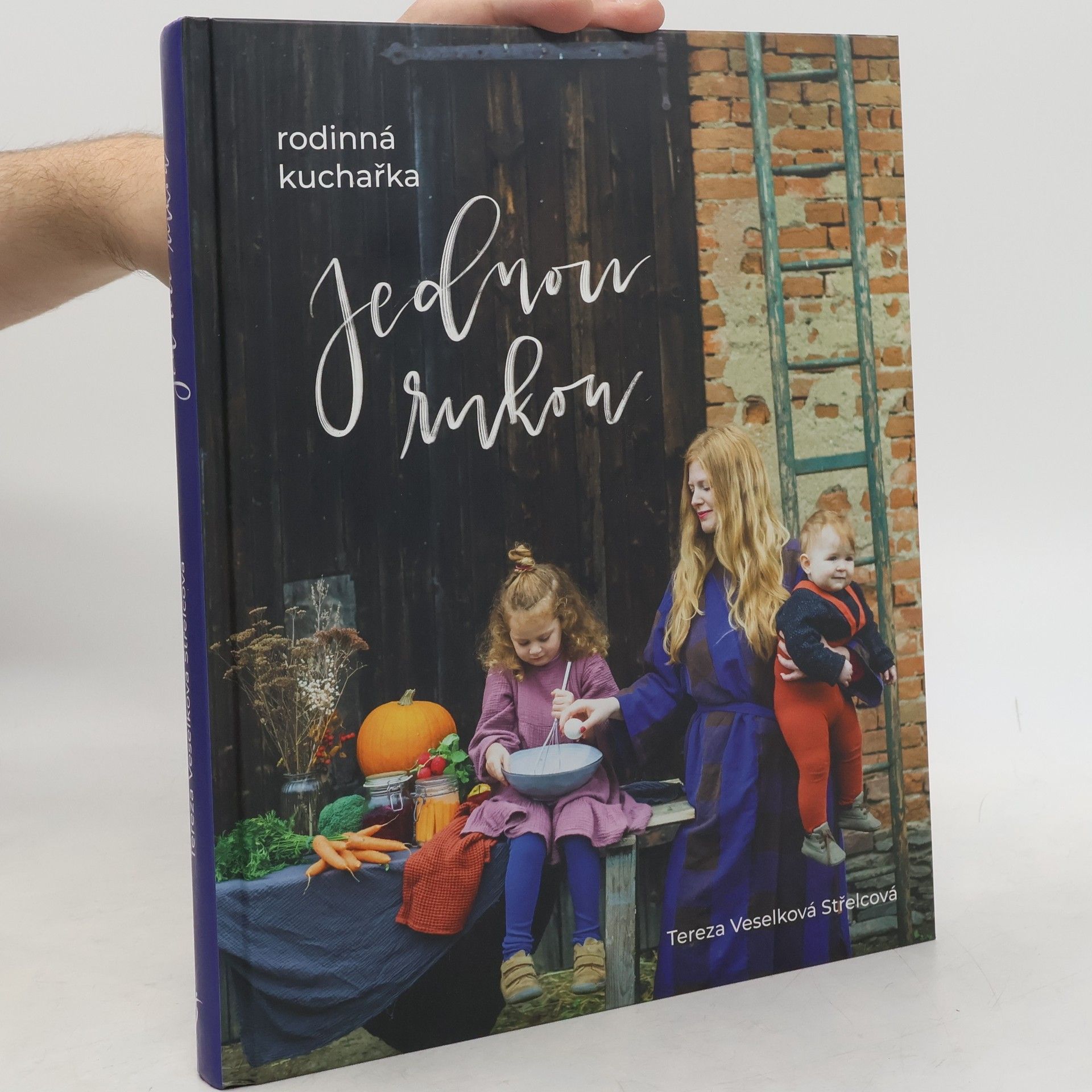 Tereza Veselková Střelcová Jednou rukou