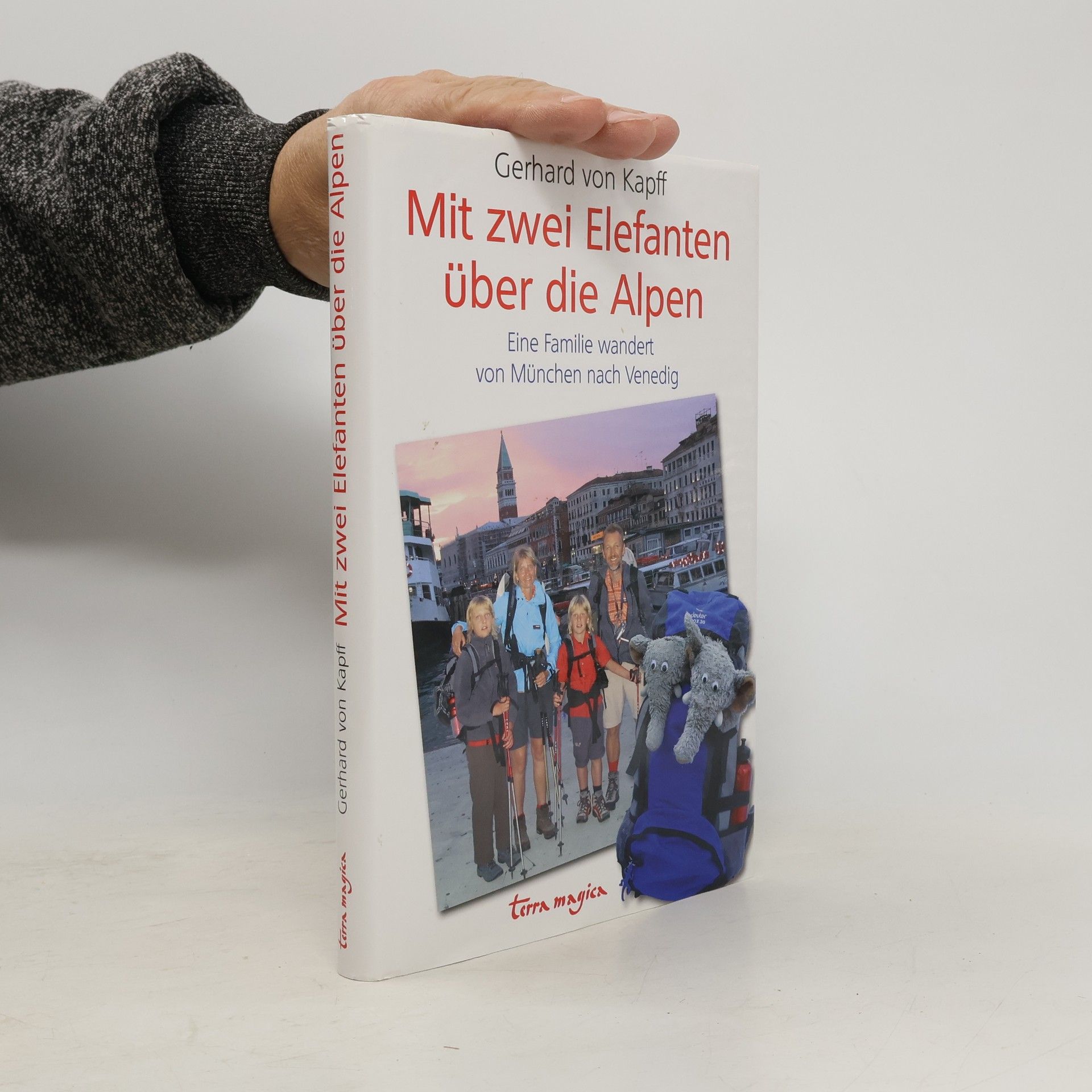 Mit zwei Elefanten über die Alpen