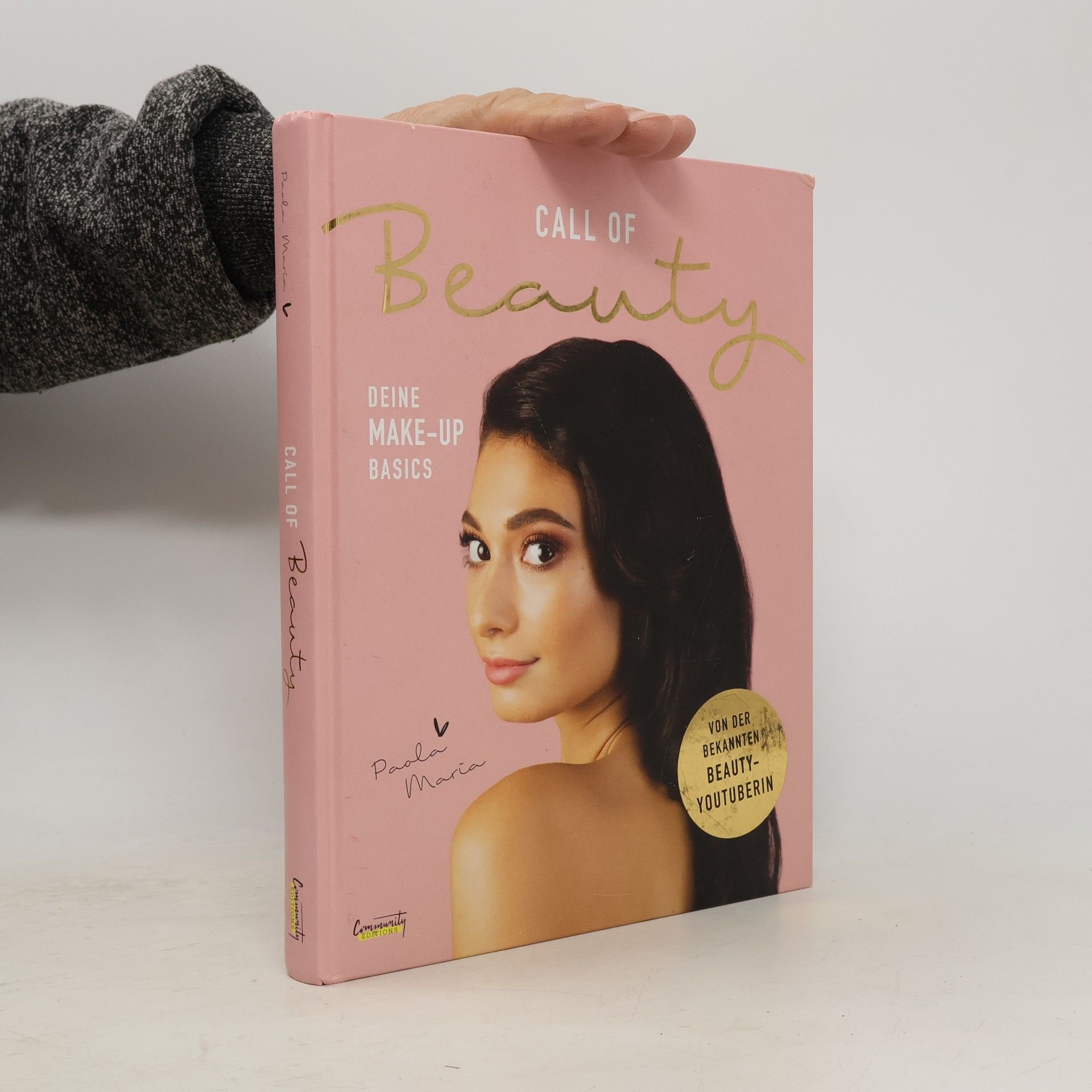 Paola Maria Call of beauty