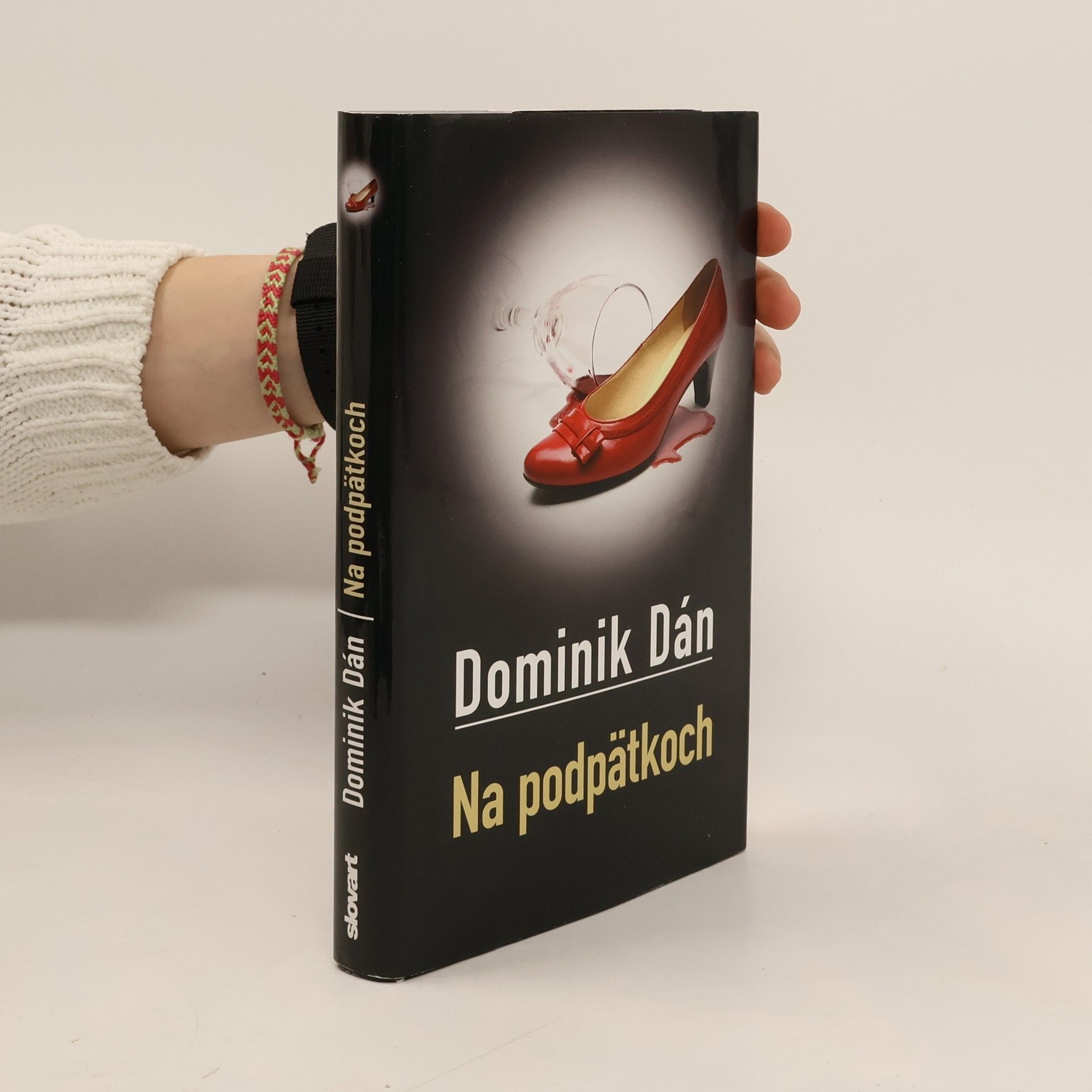 Dominik Dán Na podpätkoch