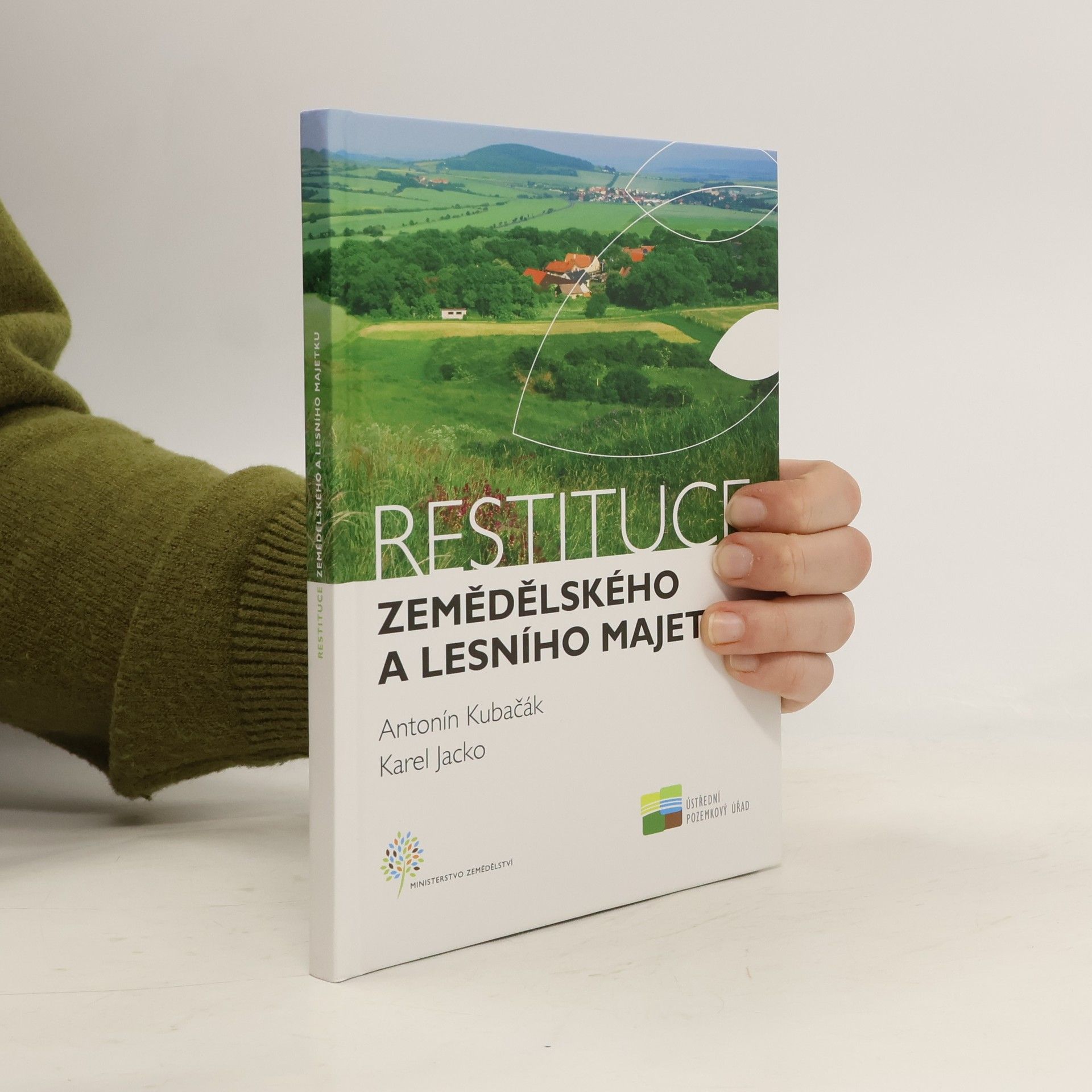 Antonín Kubačák Restituce zemědělského a lesního majetku