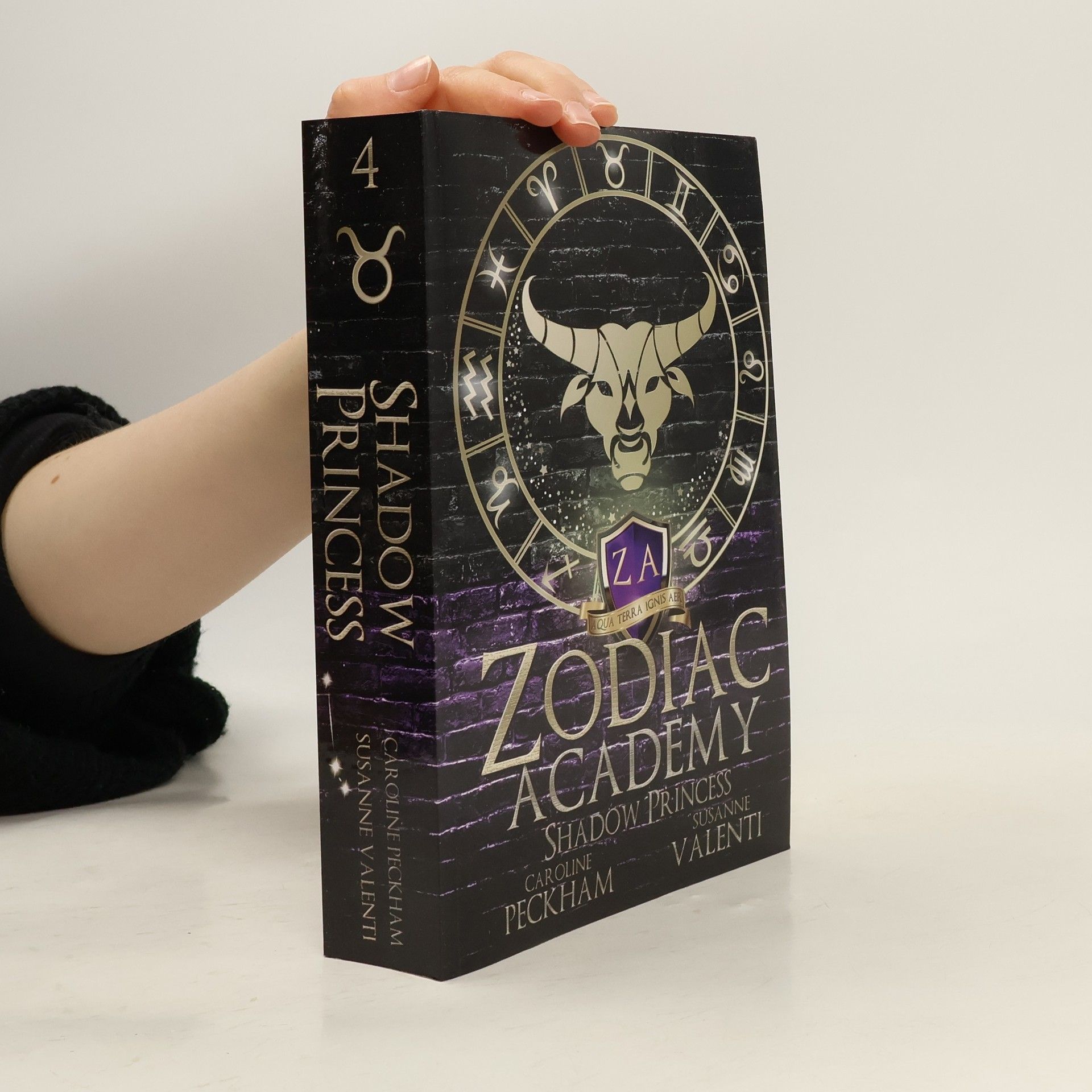 Caroline Peckham Zodiac Academy 4: Shadow Princess