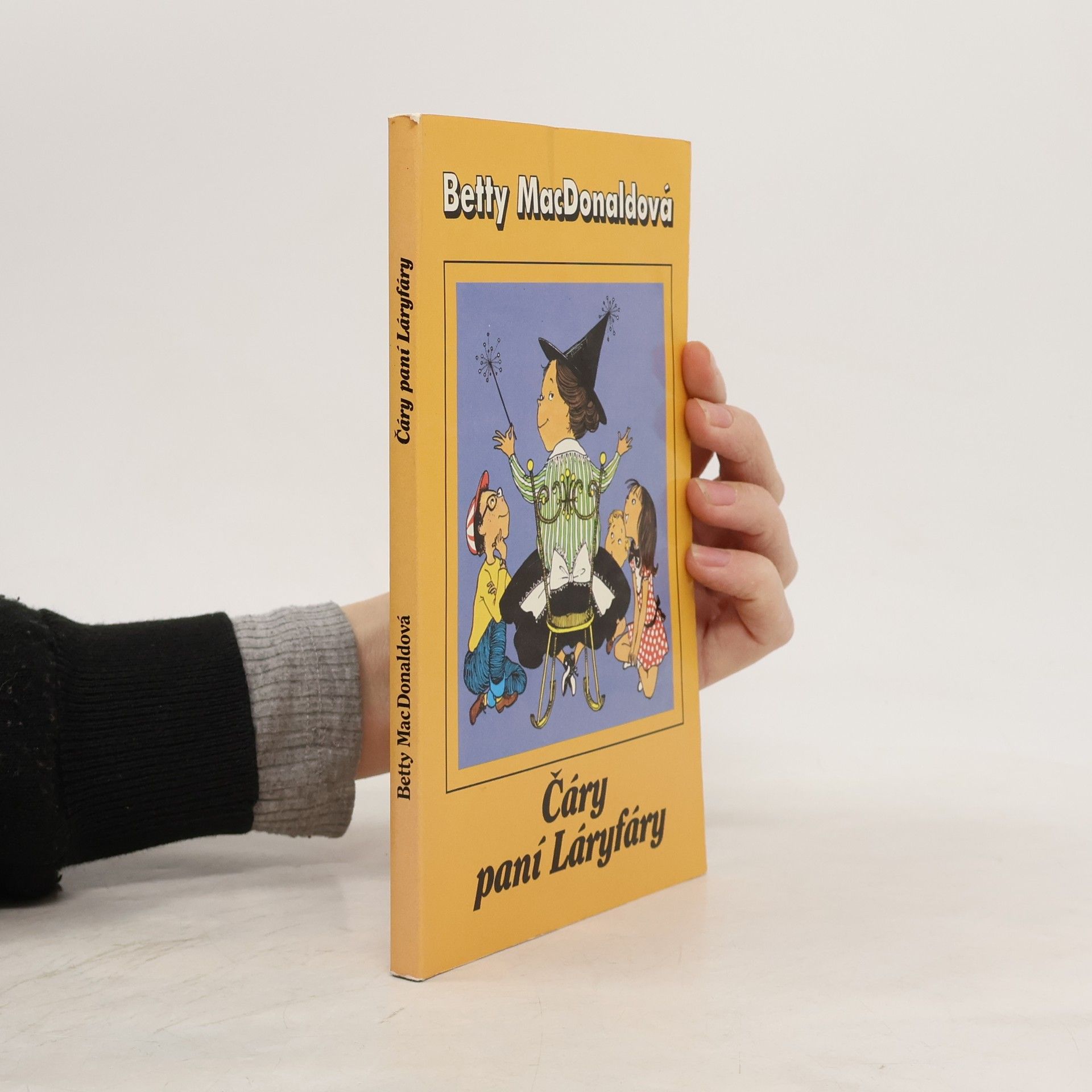 Betty MacDonald Čáry paní Láryfáry