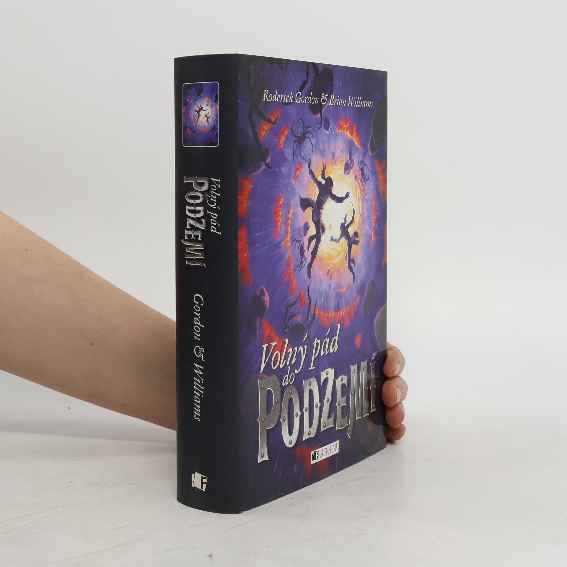 Roderick Gordon Volný pád do Podzemí