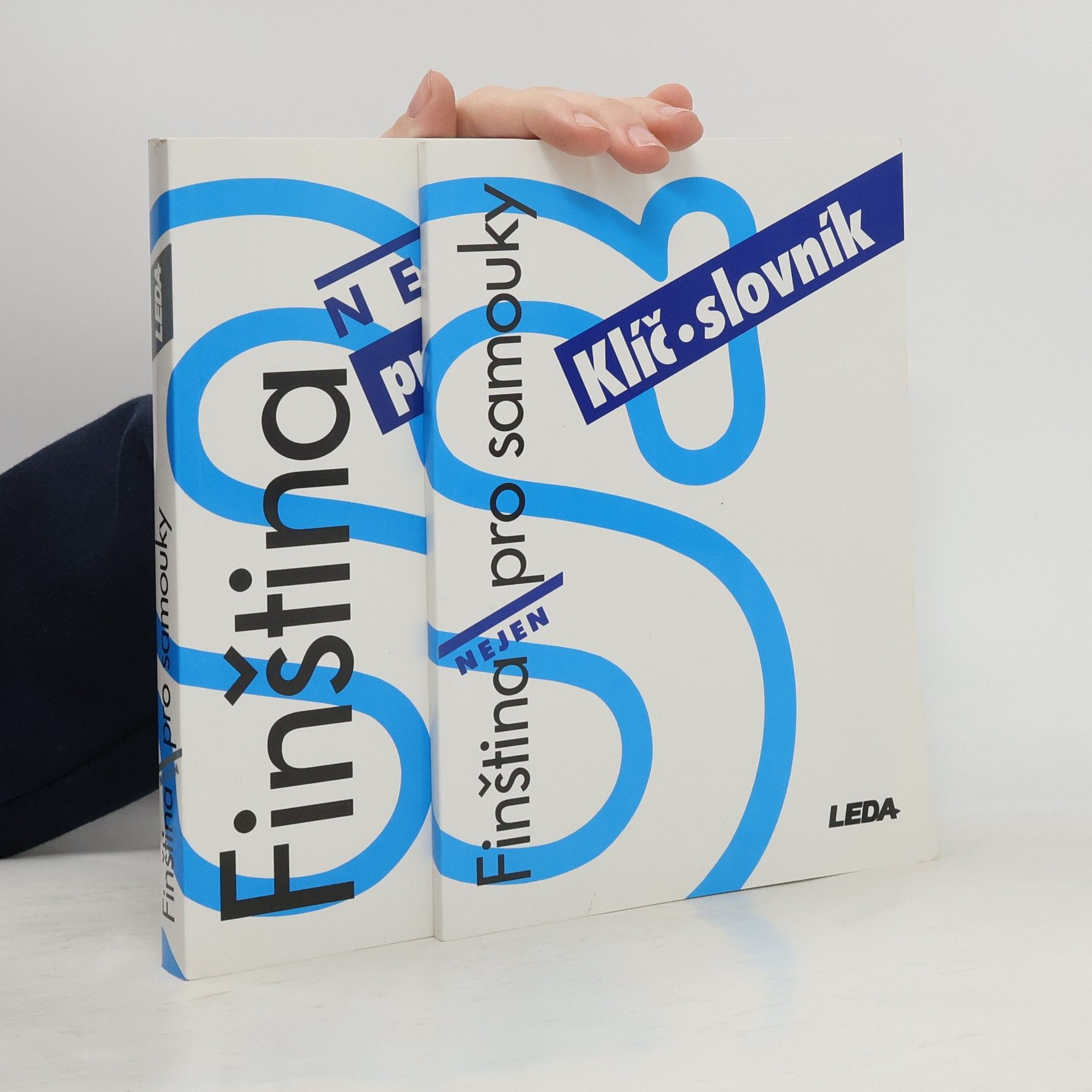 Hilkka A. Lindroos Finština nejen pro samouky. Učebnice a klíč, slovník