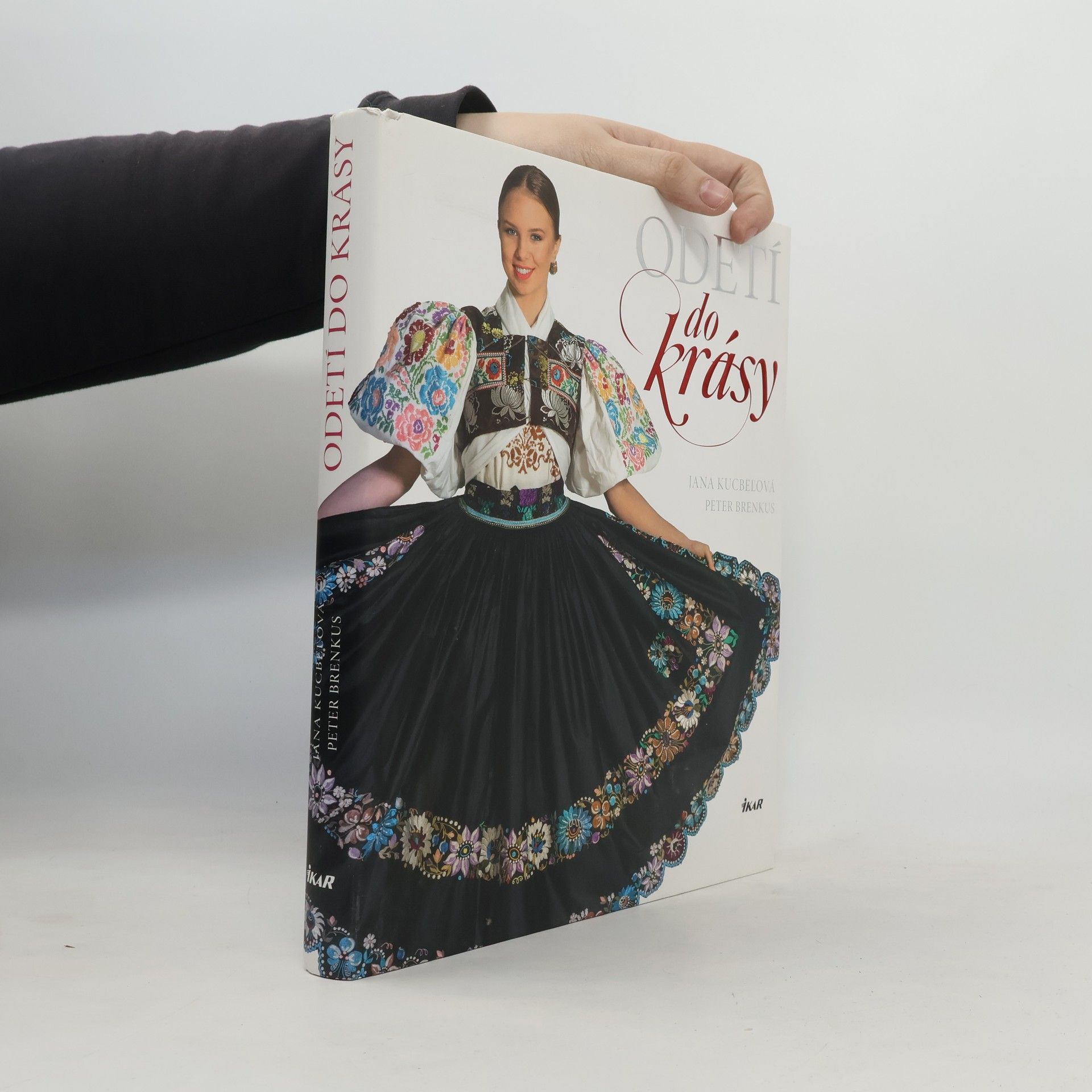 Jana Kucbeľová Odetí do krásy