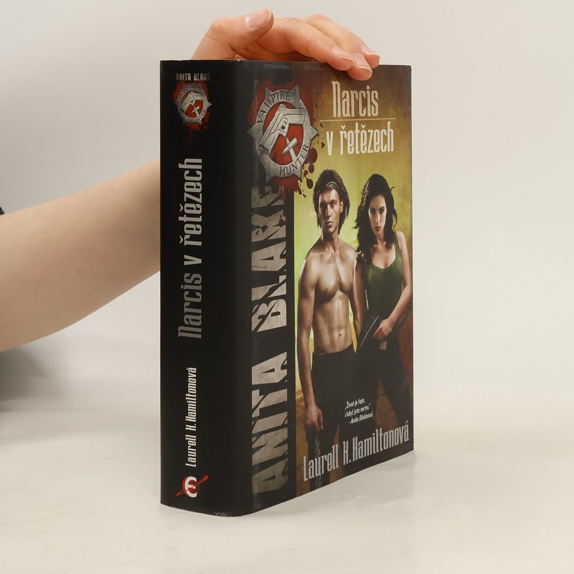 Laurell Kaye Hamilton Narcis v řetězech
