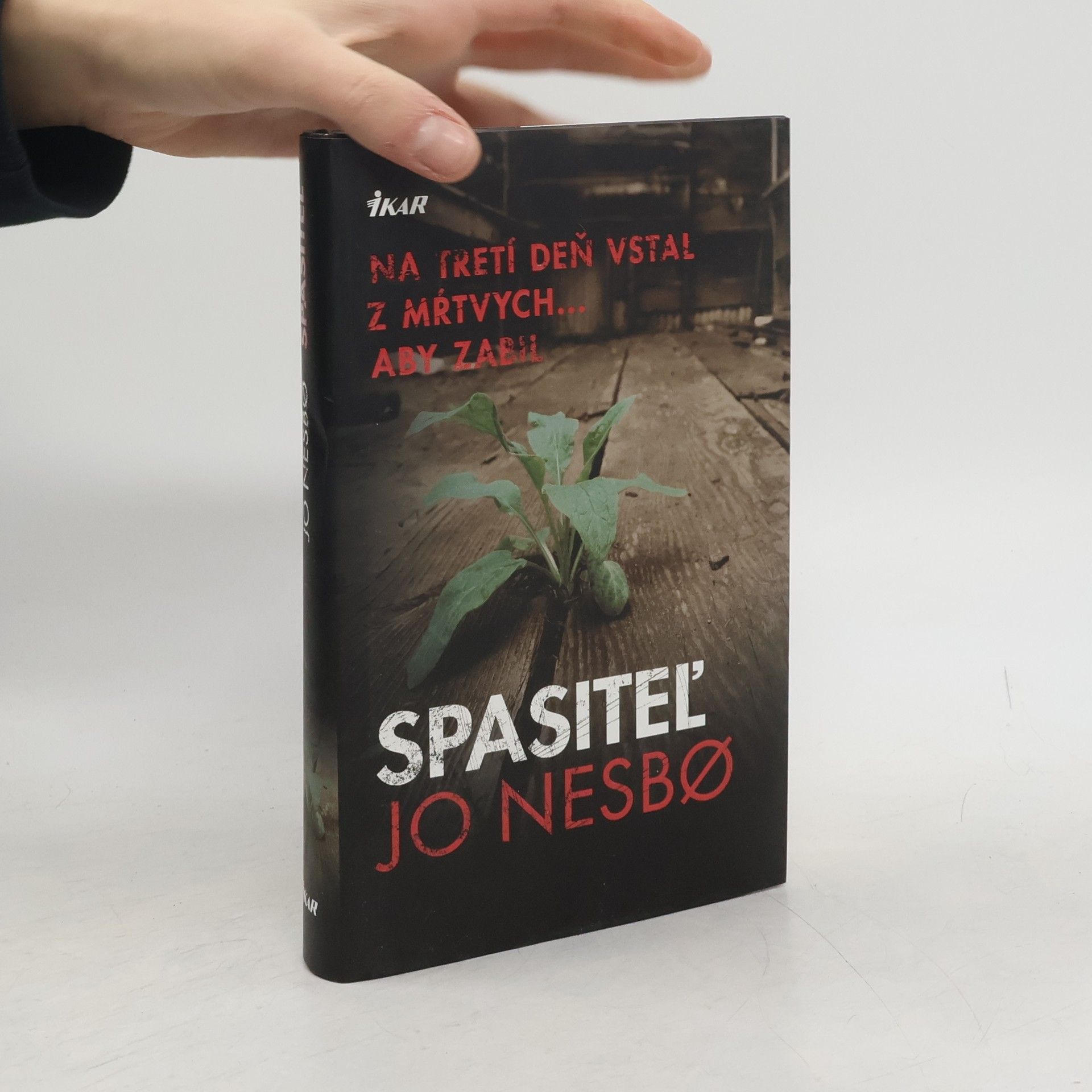 Jo Nesbø Spasitel'