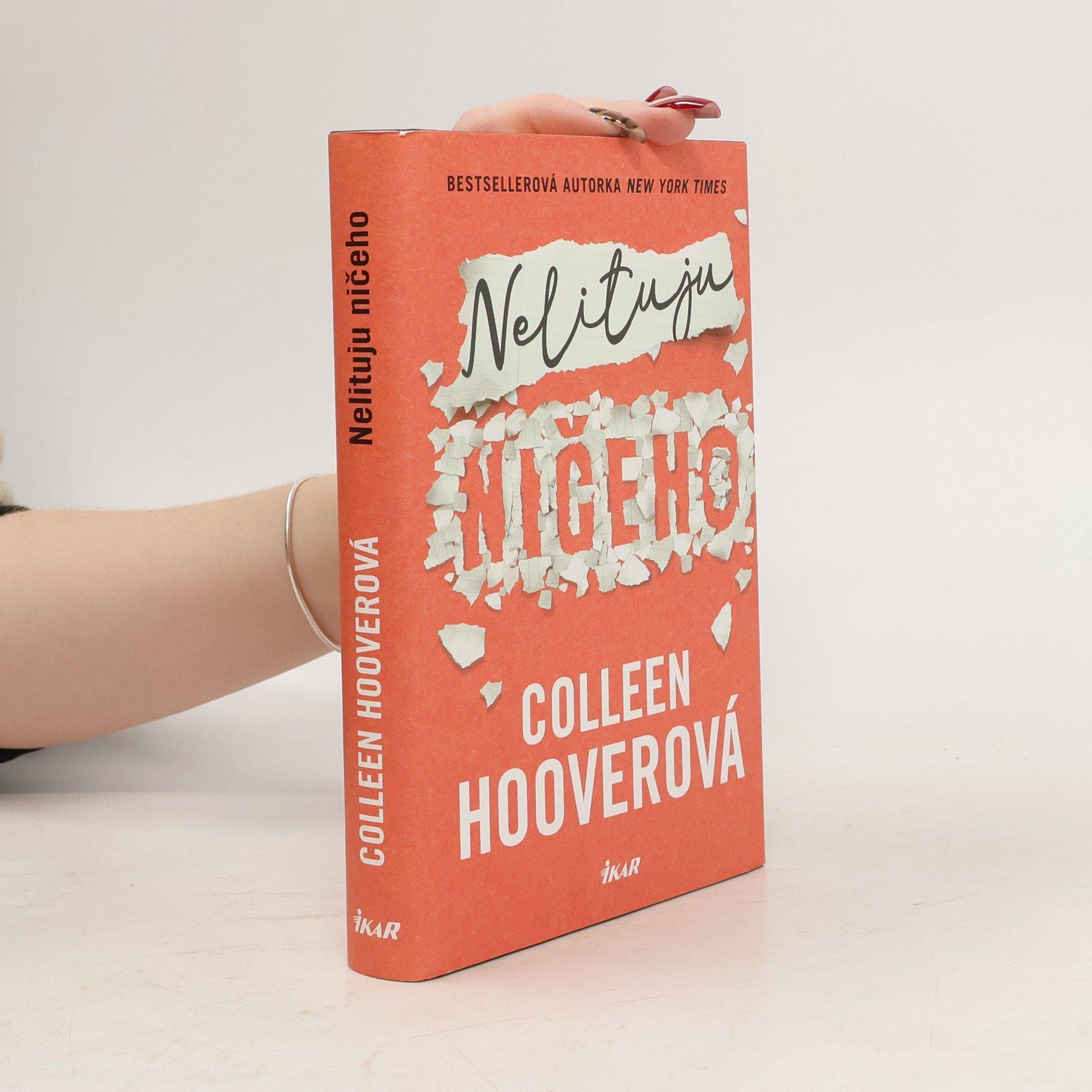 Colleen Hoover Nelituju ničeho